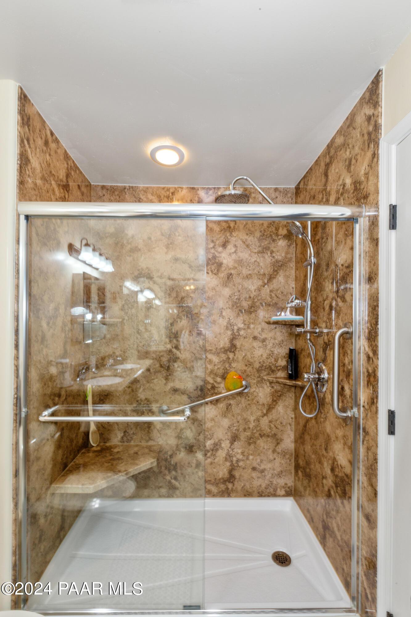 5080 N Roadrunner Drive