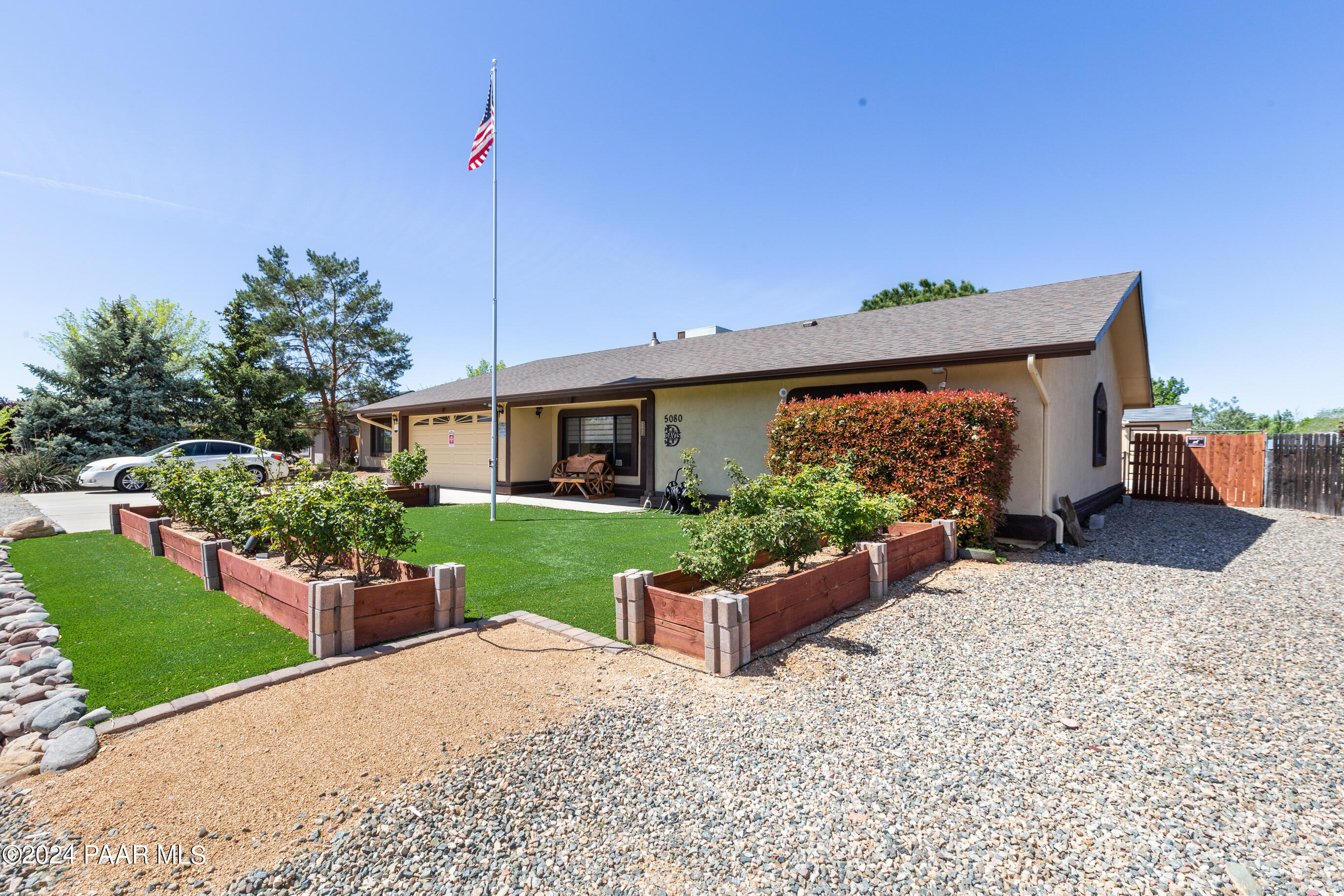 5080 N Roadrunner Drive