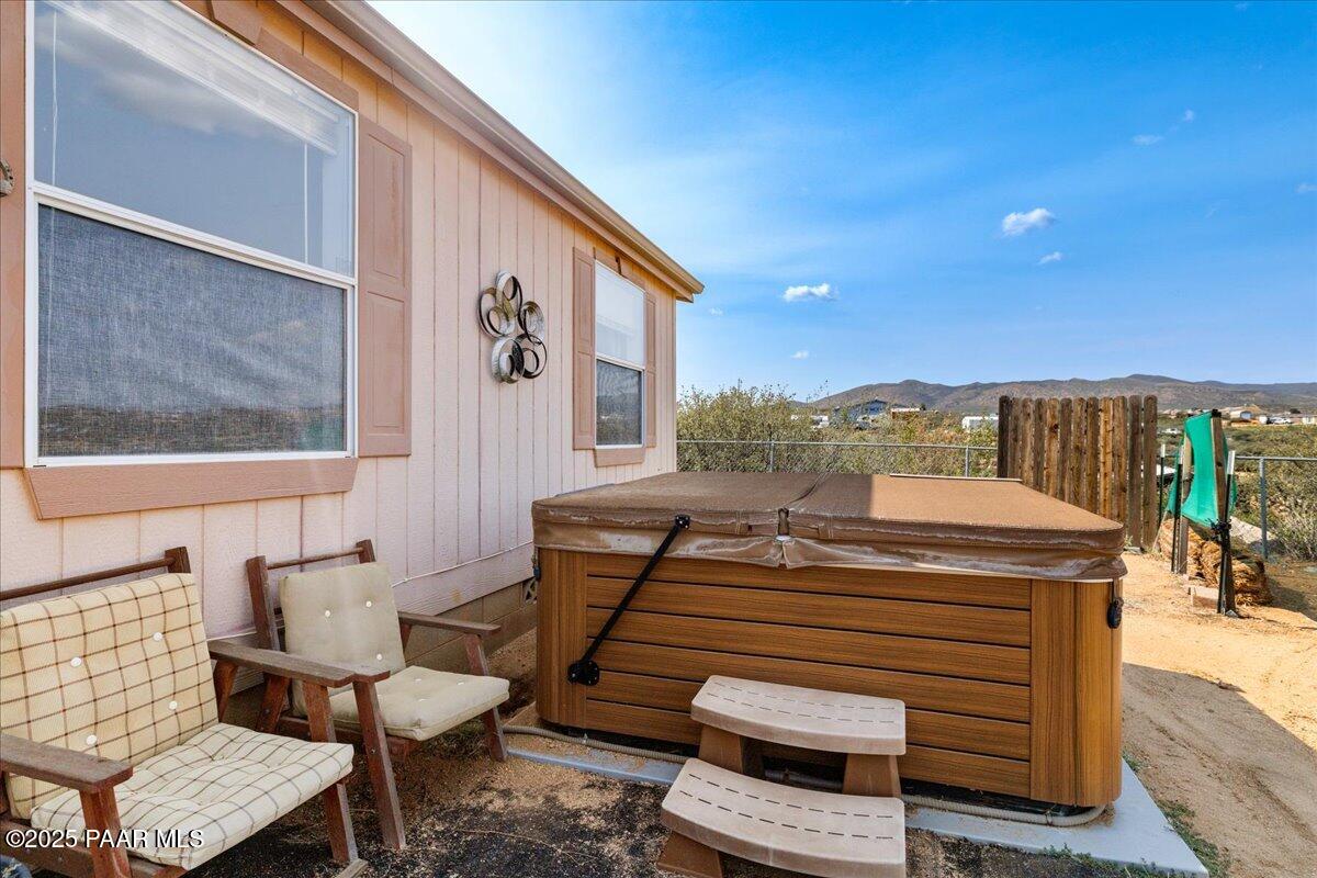 325 N Old Coach Trail