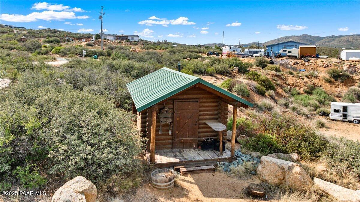 325 N Old Coach Trail