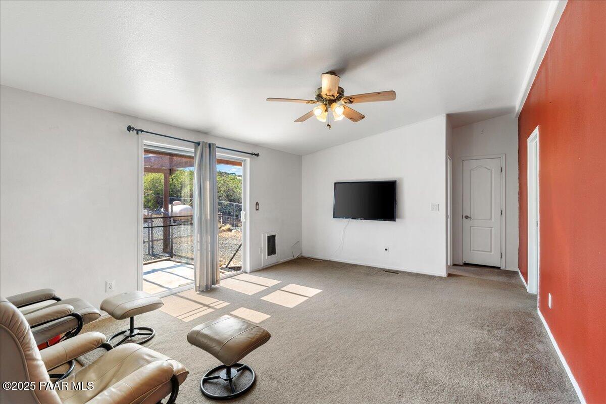 325 N Old Coach Trail