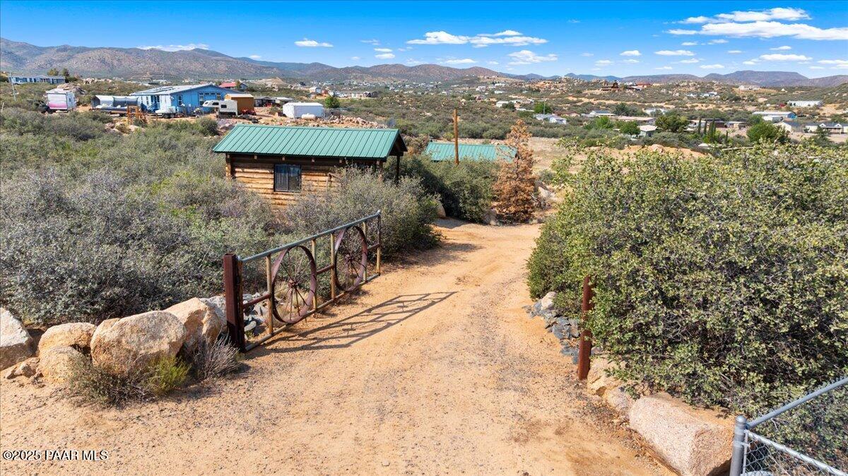 325 N Old Coach Trail