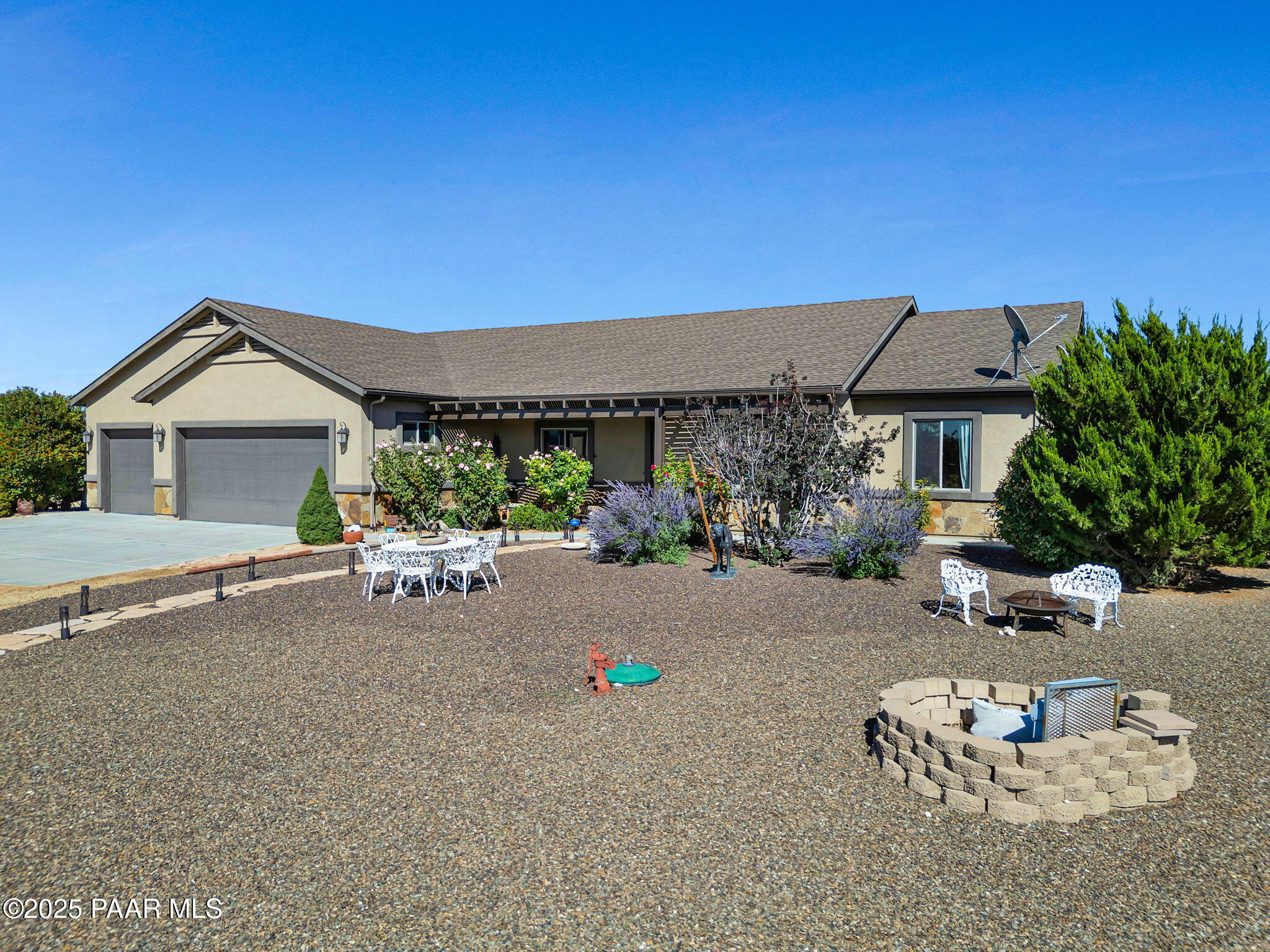 8833 N Grass Valley Lane