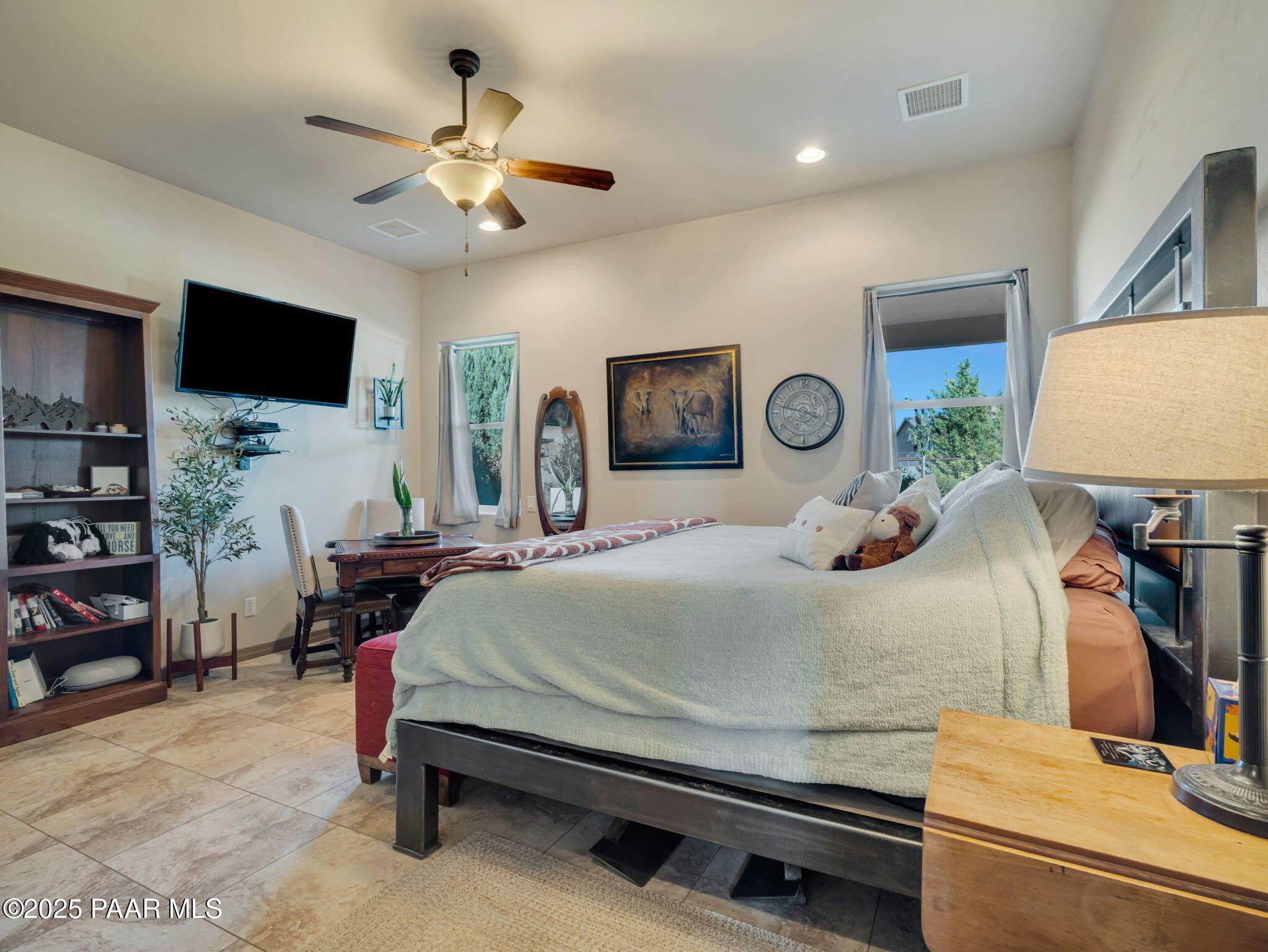 8833 N Grass Valley Lane