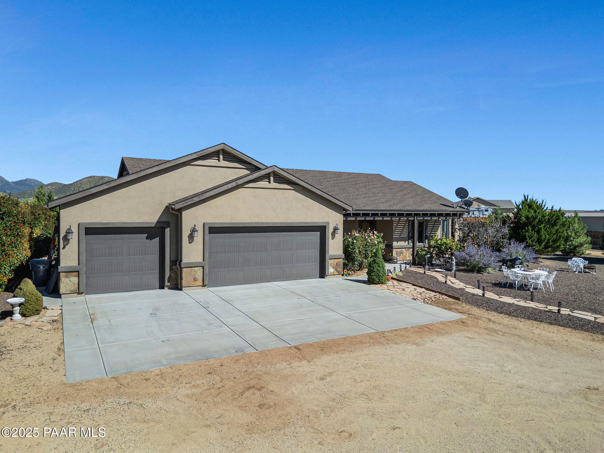 8833 N Grass Valley Lane