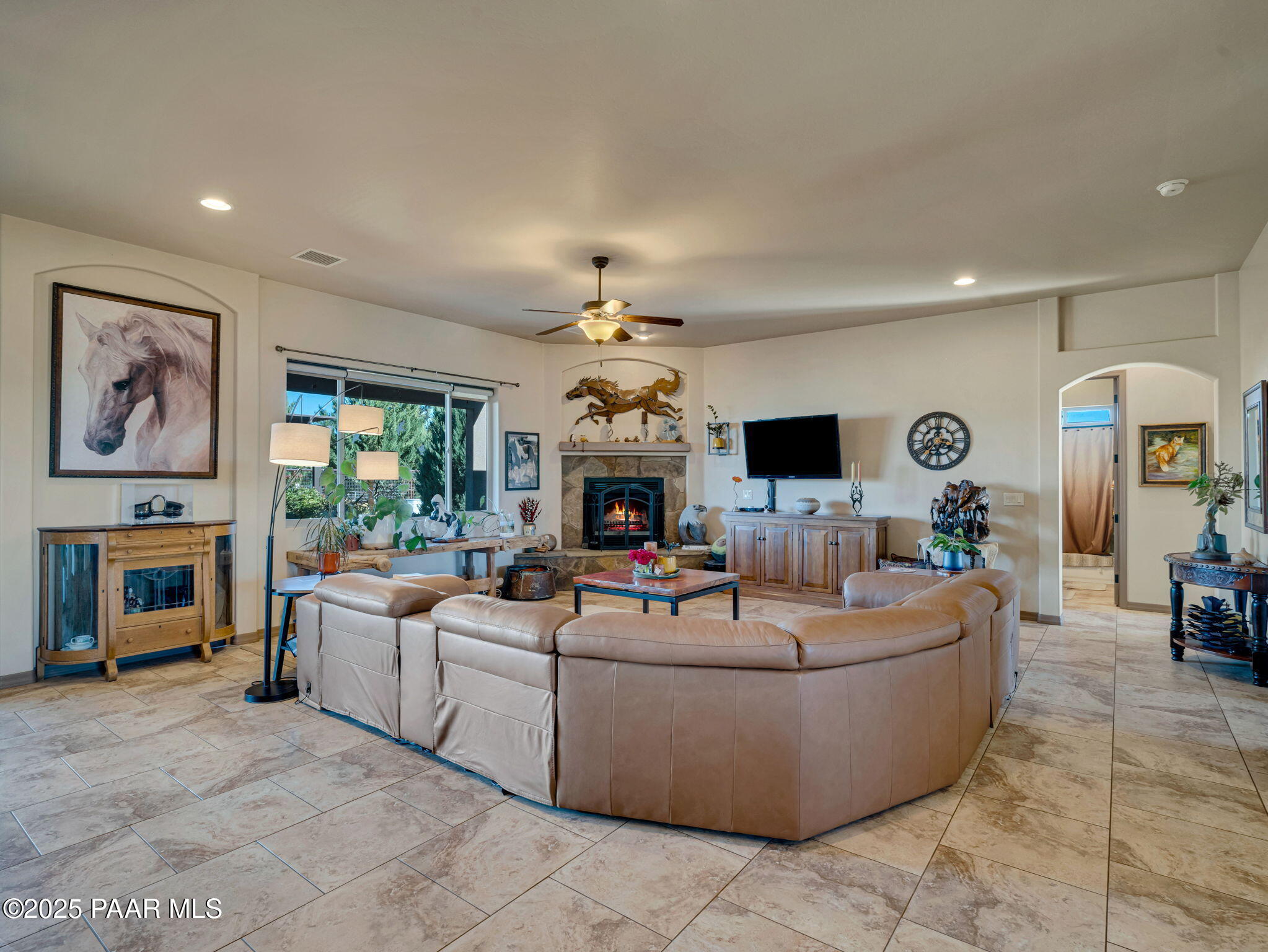 8833 N Grass Valley Lane