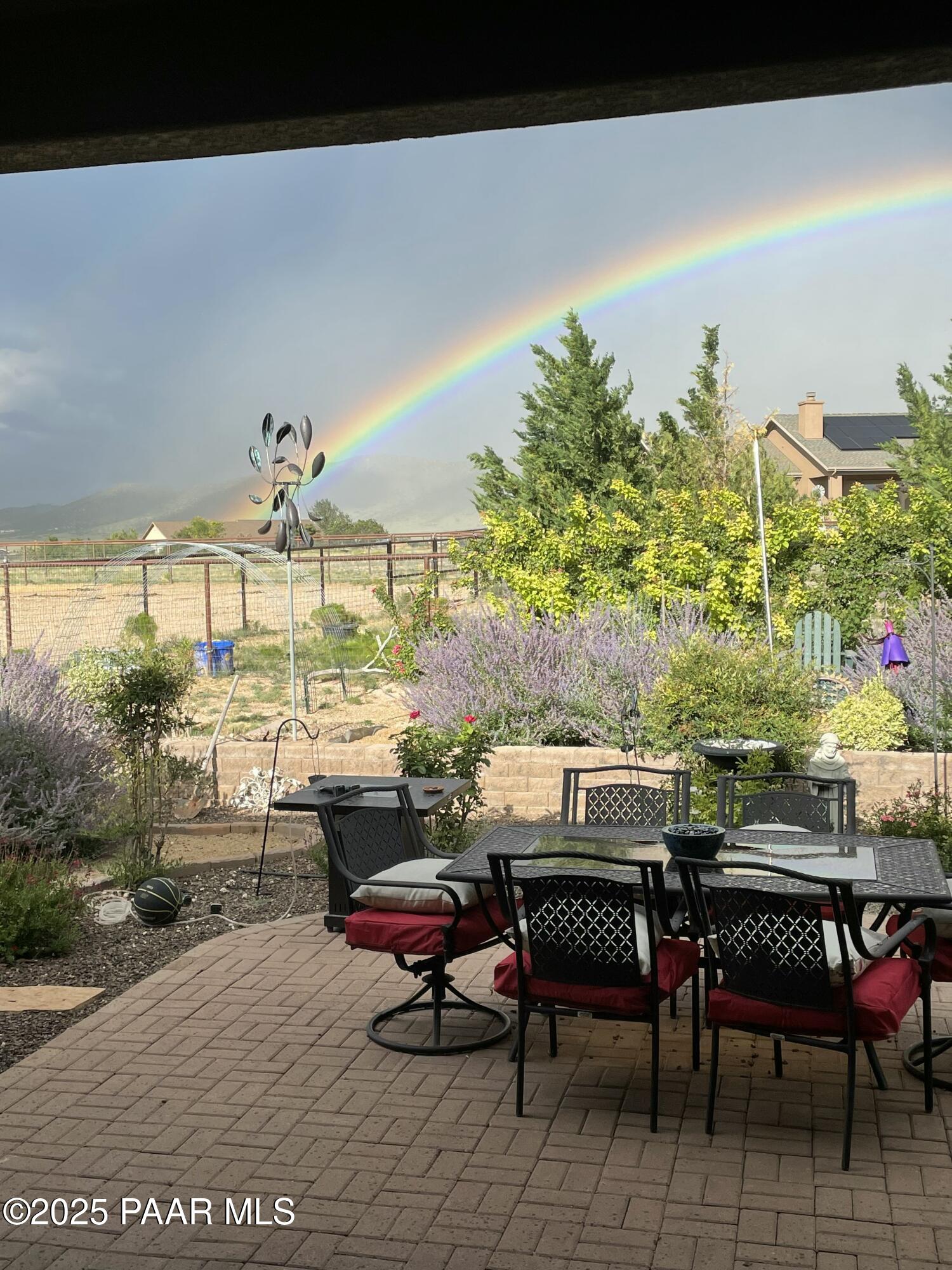 8833 N Grass Valley Lane