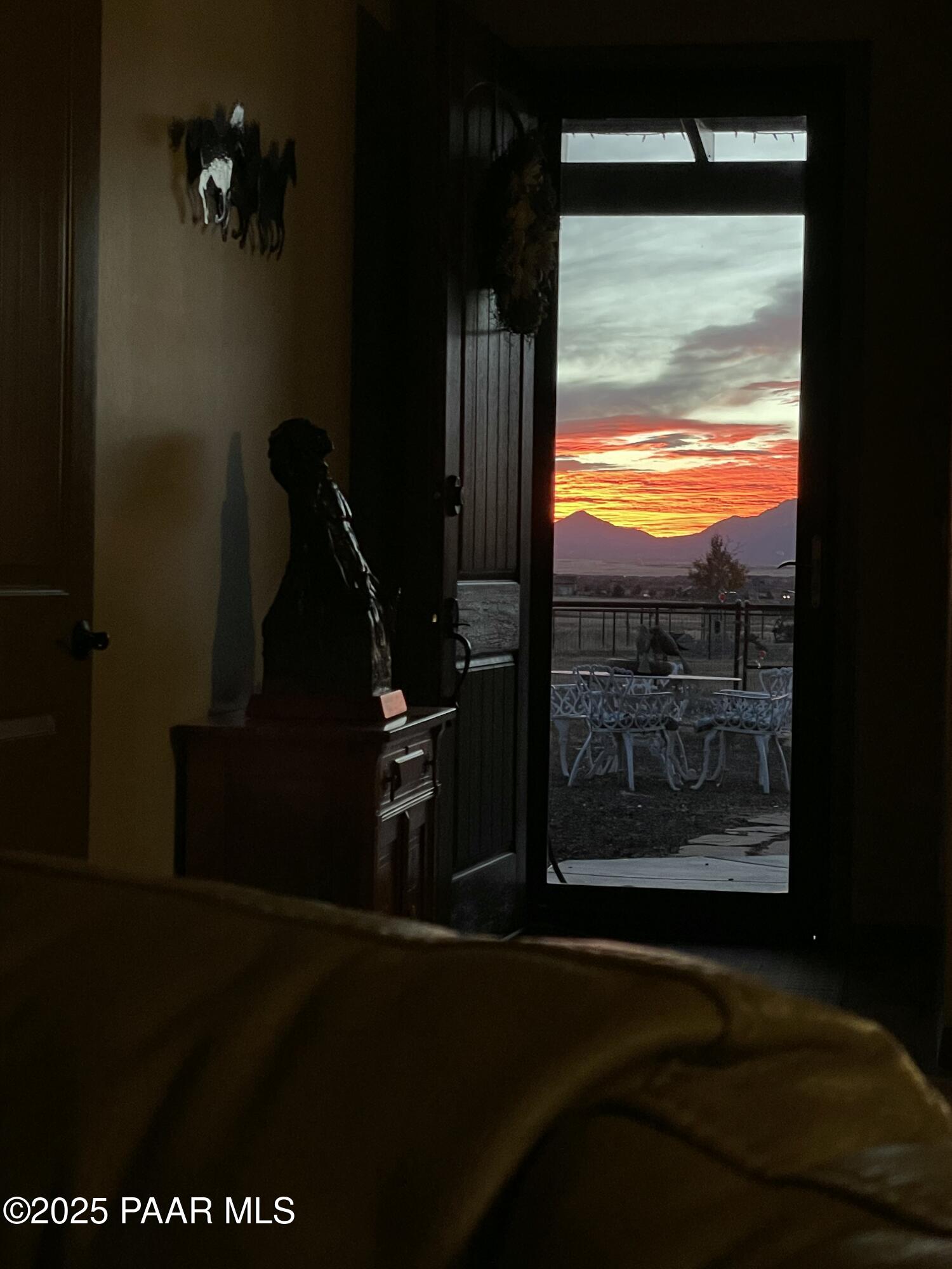 8833 N Grass Valley Lane