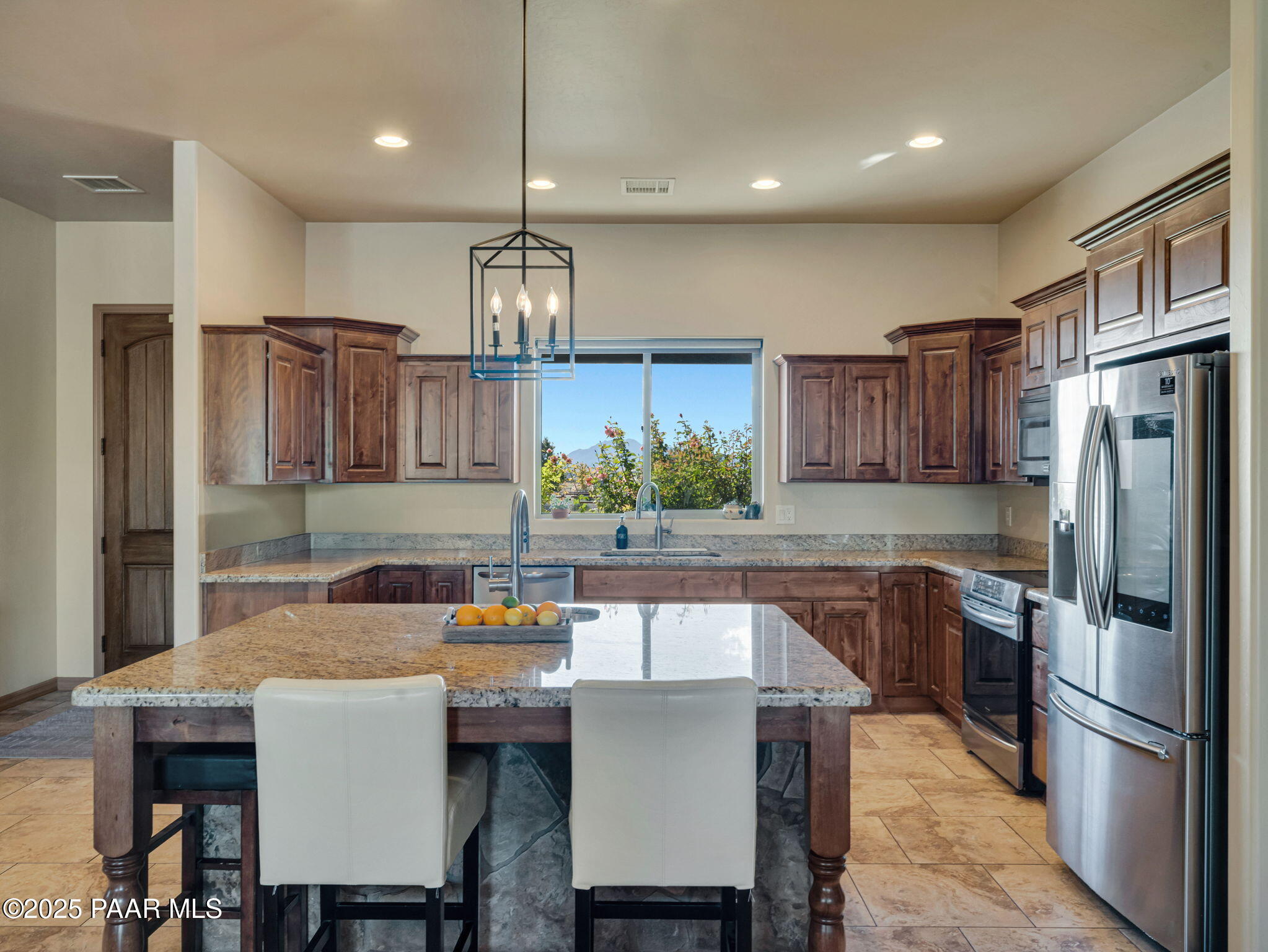 8833 N Grass Valley Lane