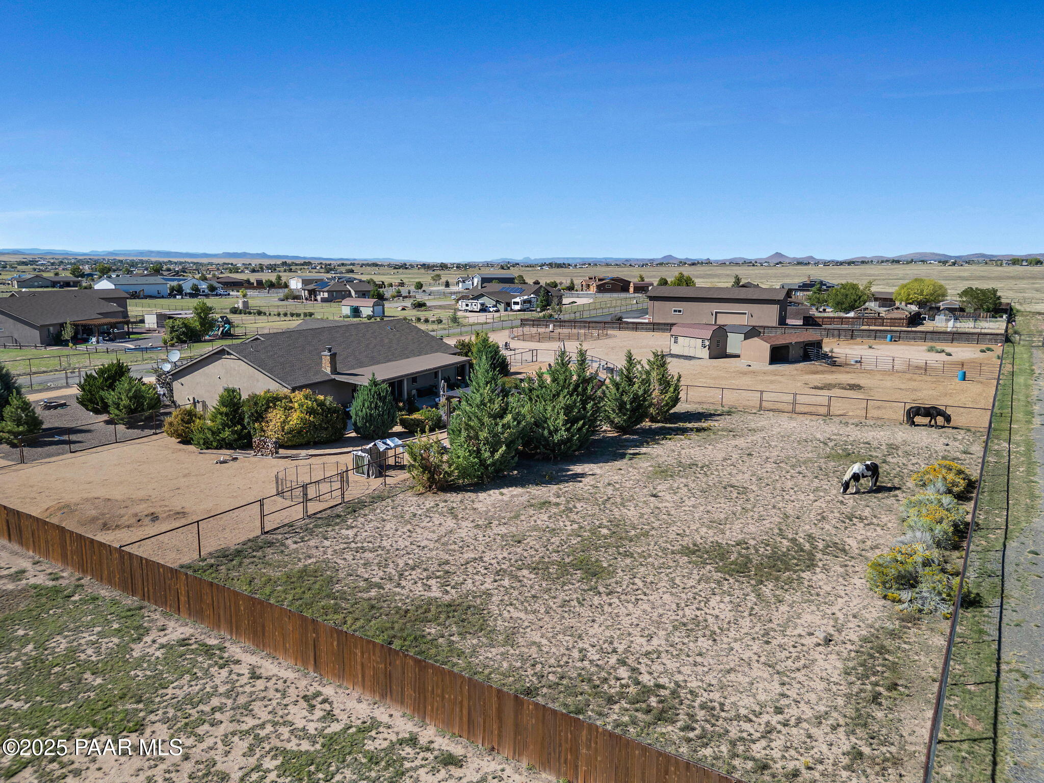 8833 N Grass Valley Lane