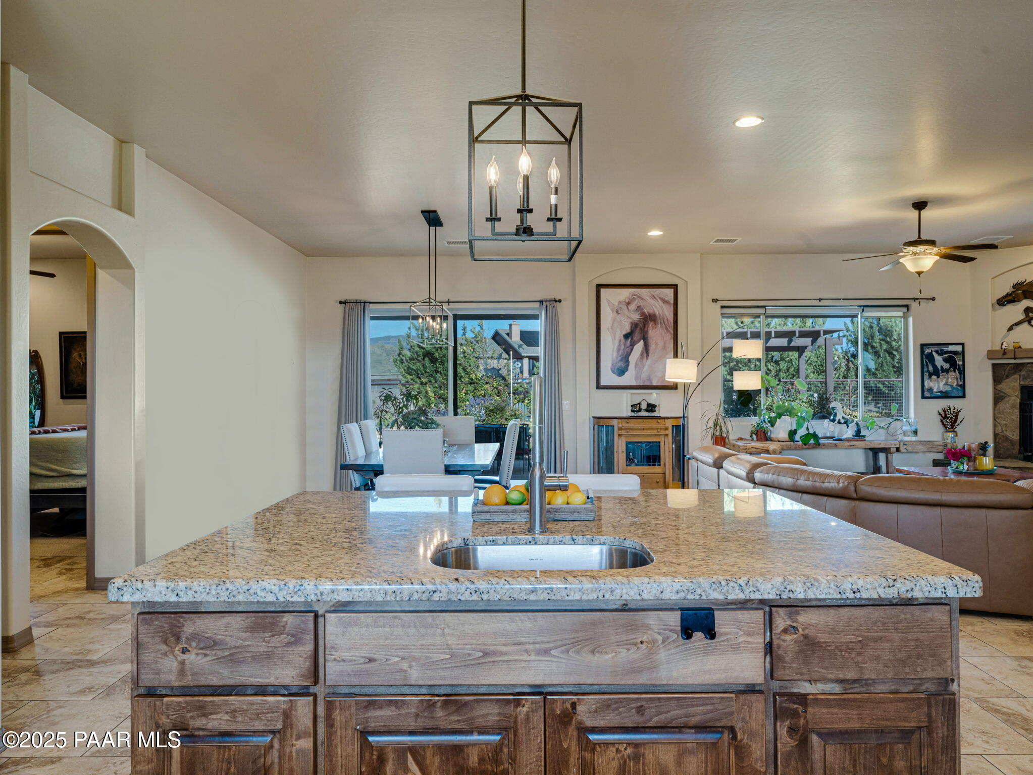 8833 N Grass Valley Lane