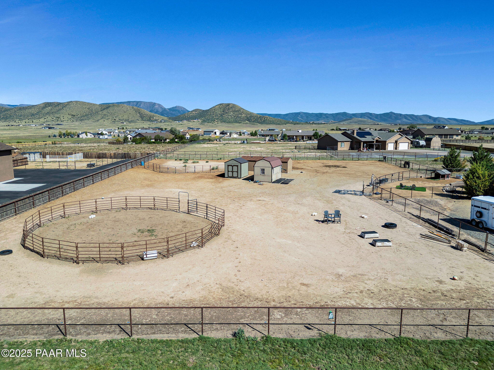 8833 N Grass Valley Lane