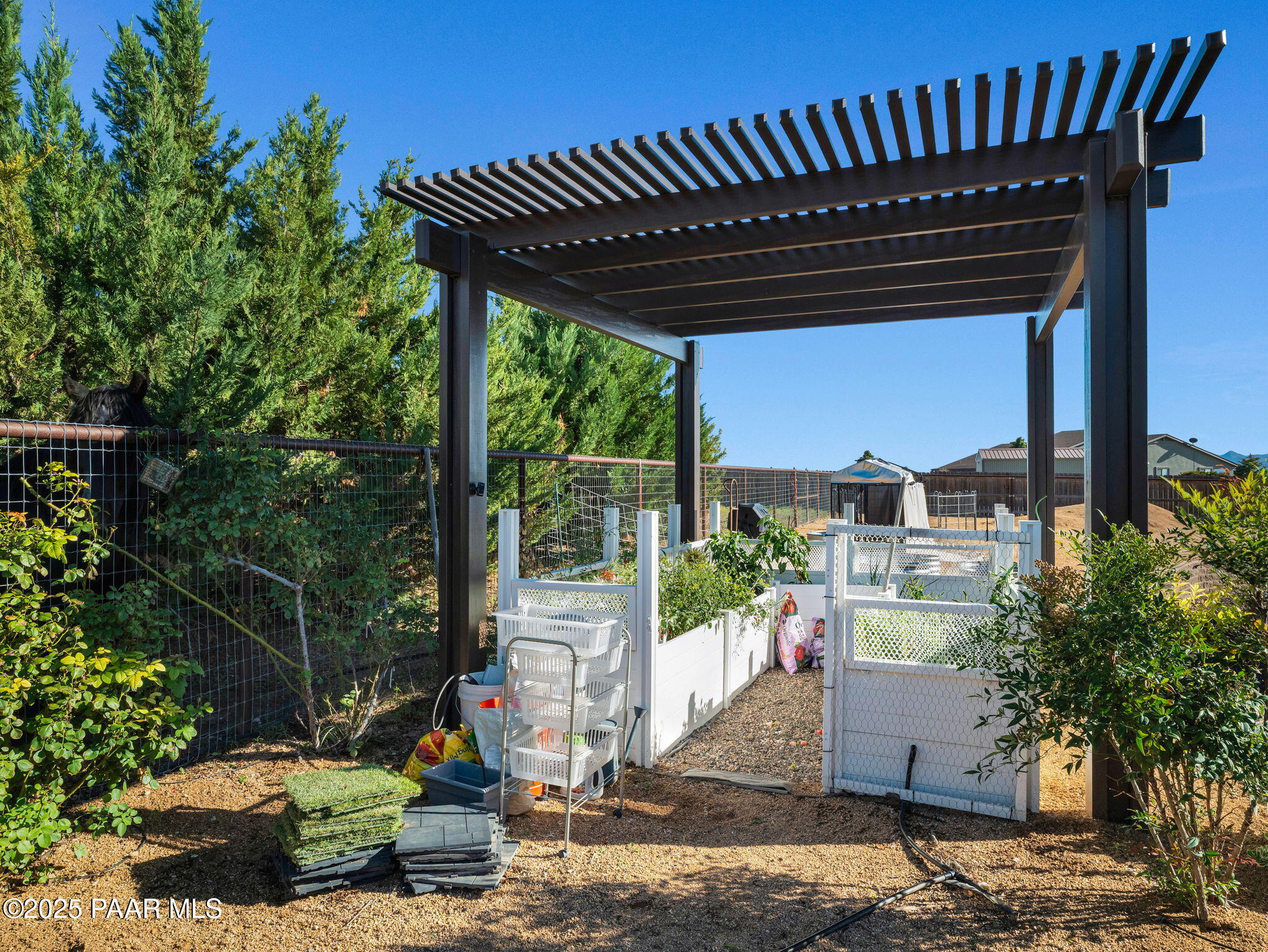 8833 N Grass Valley Lane