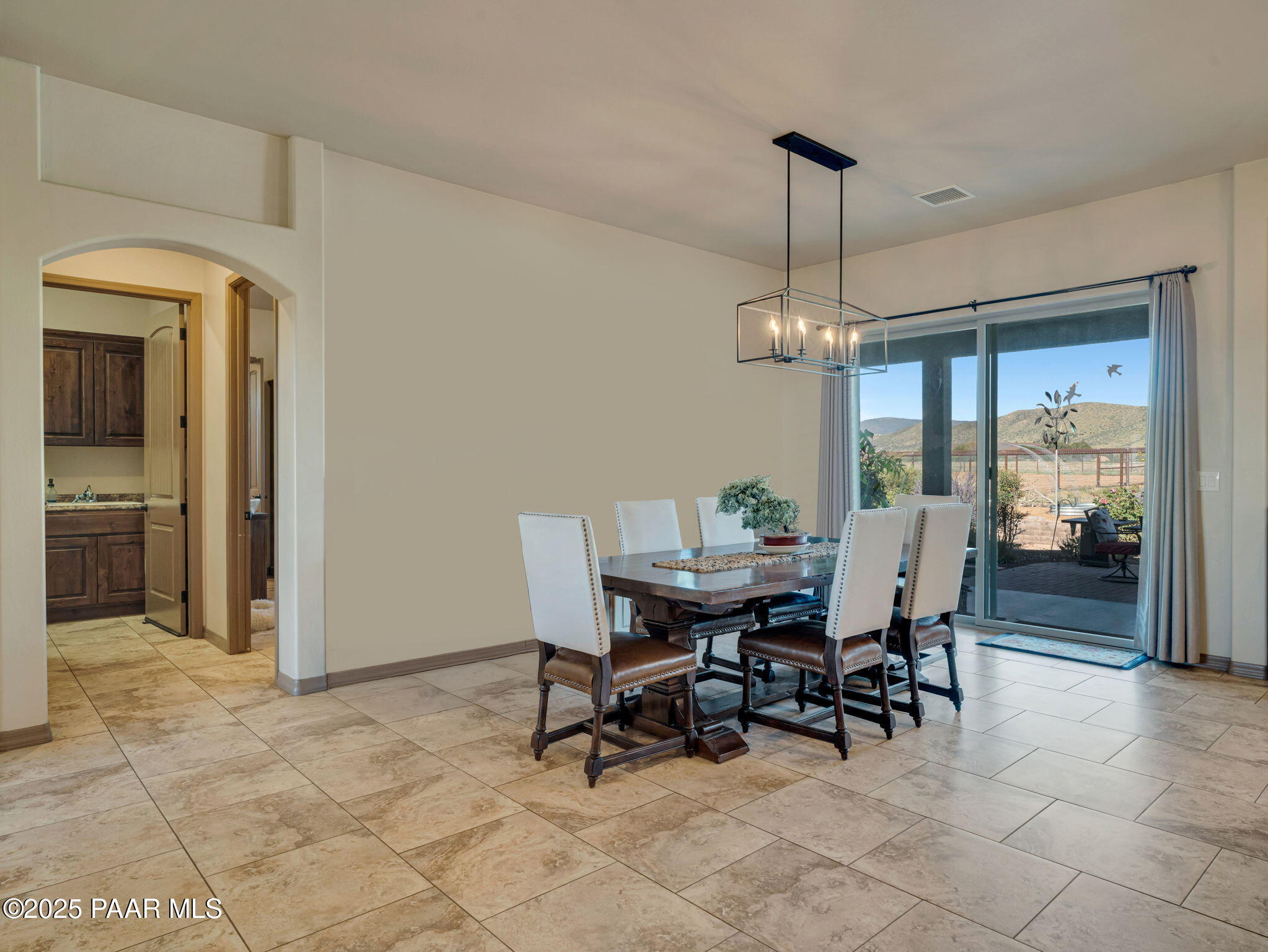 8833 N Grass Valley Lane