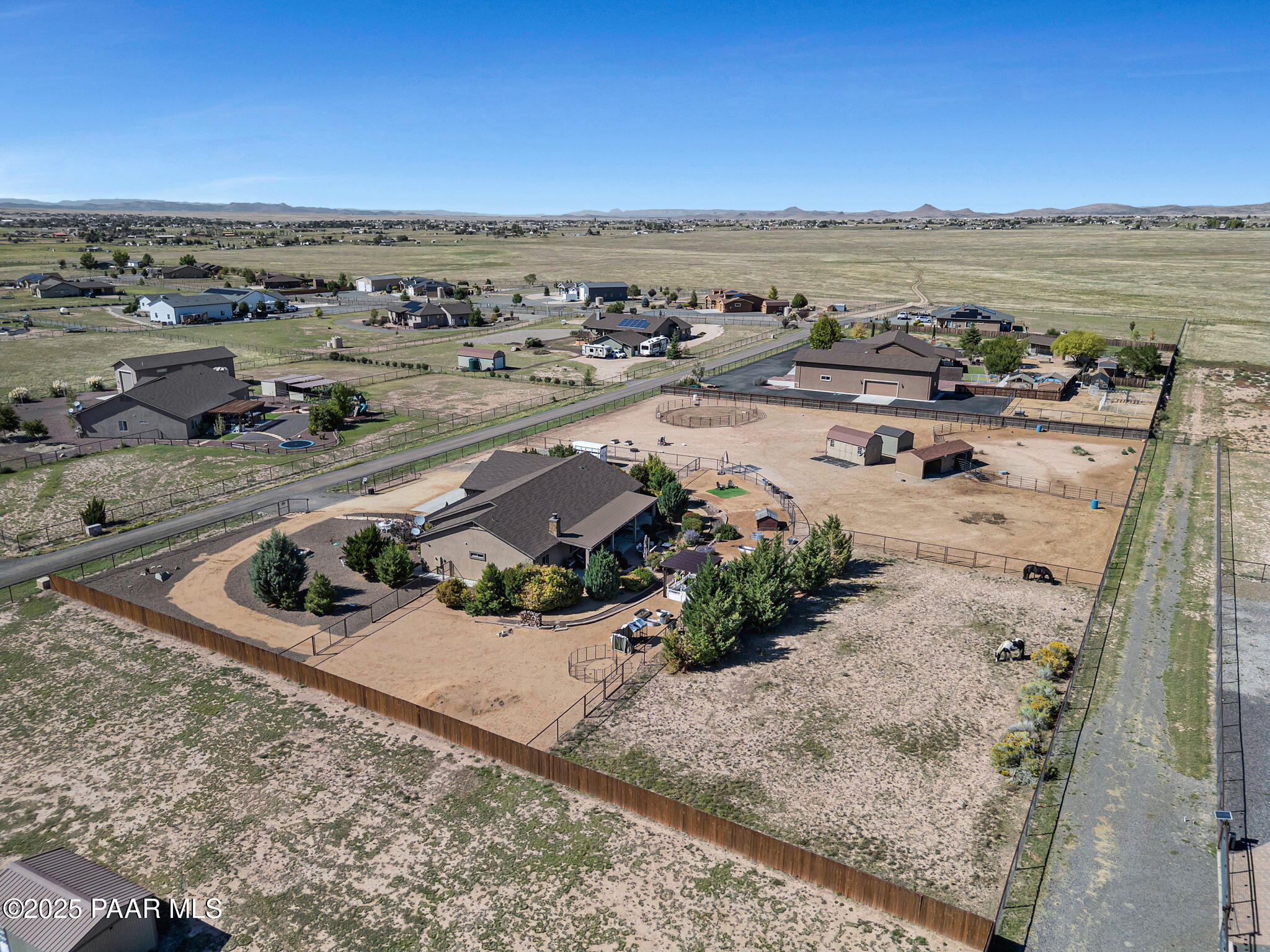 8833 N Grass Valley Lane