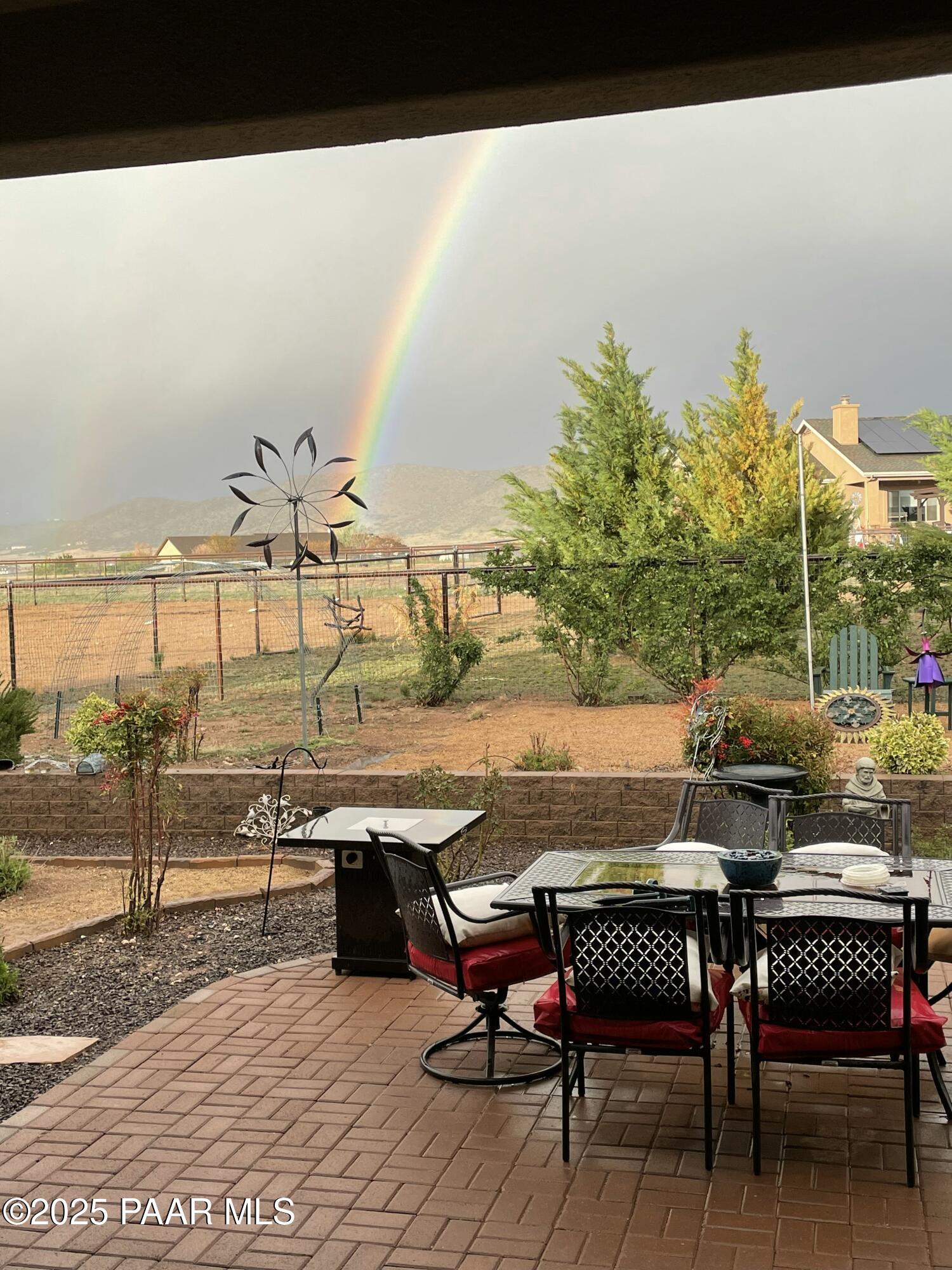 8833 N Grass Valley Lane