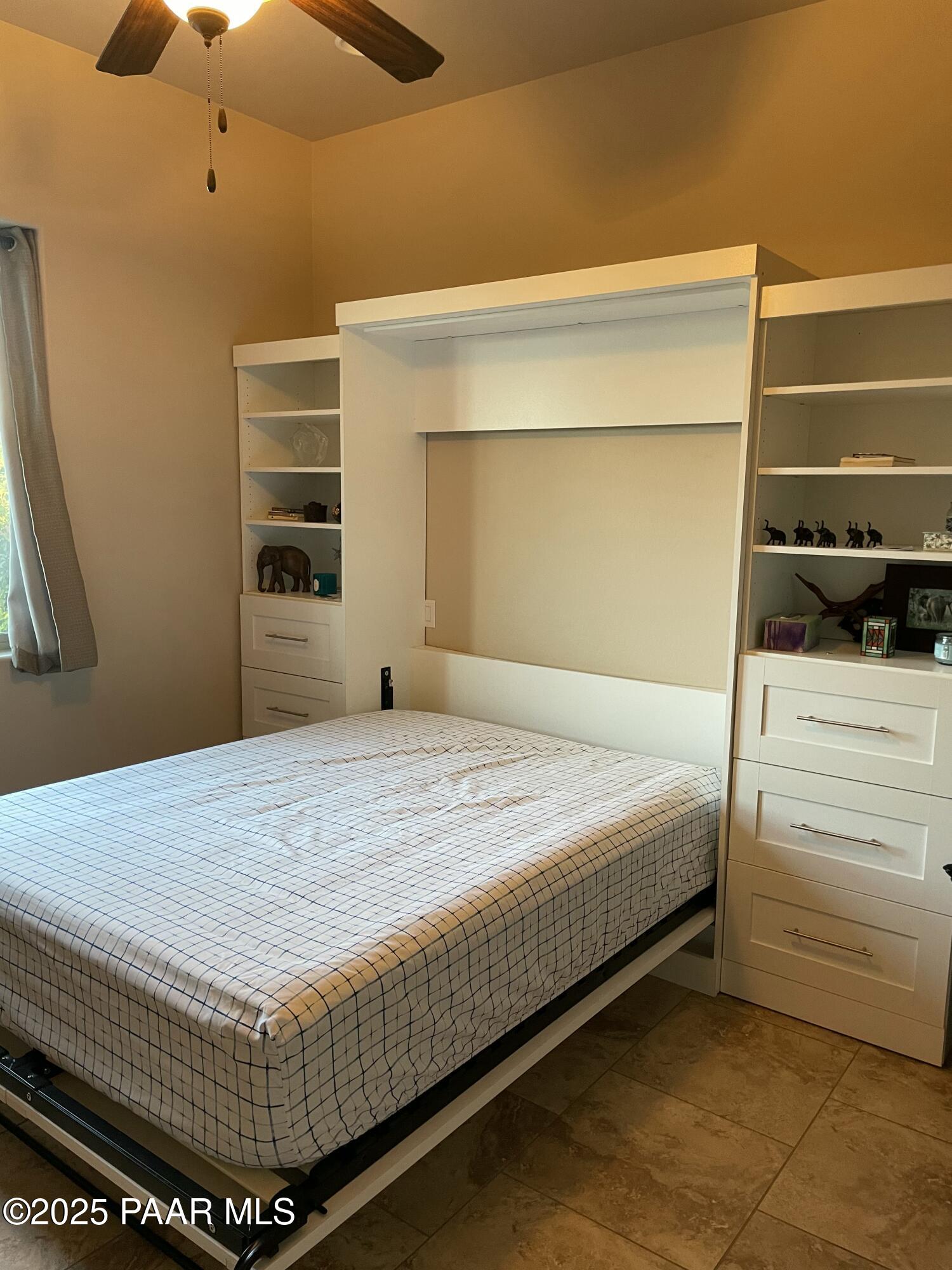 8833 N Grass Valley Lane