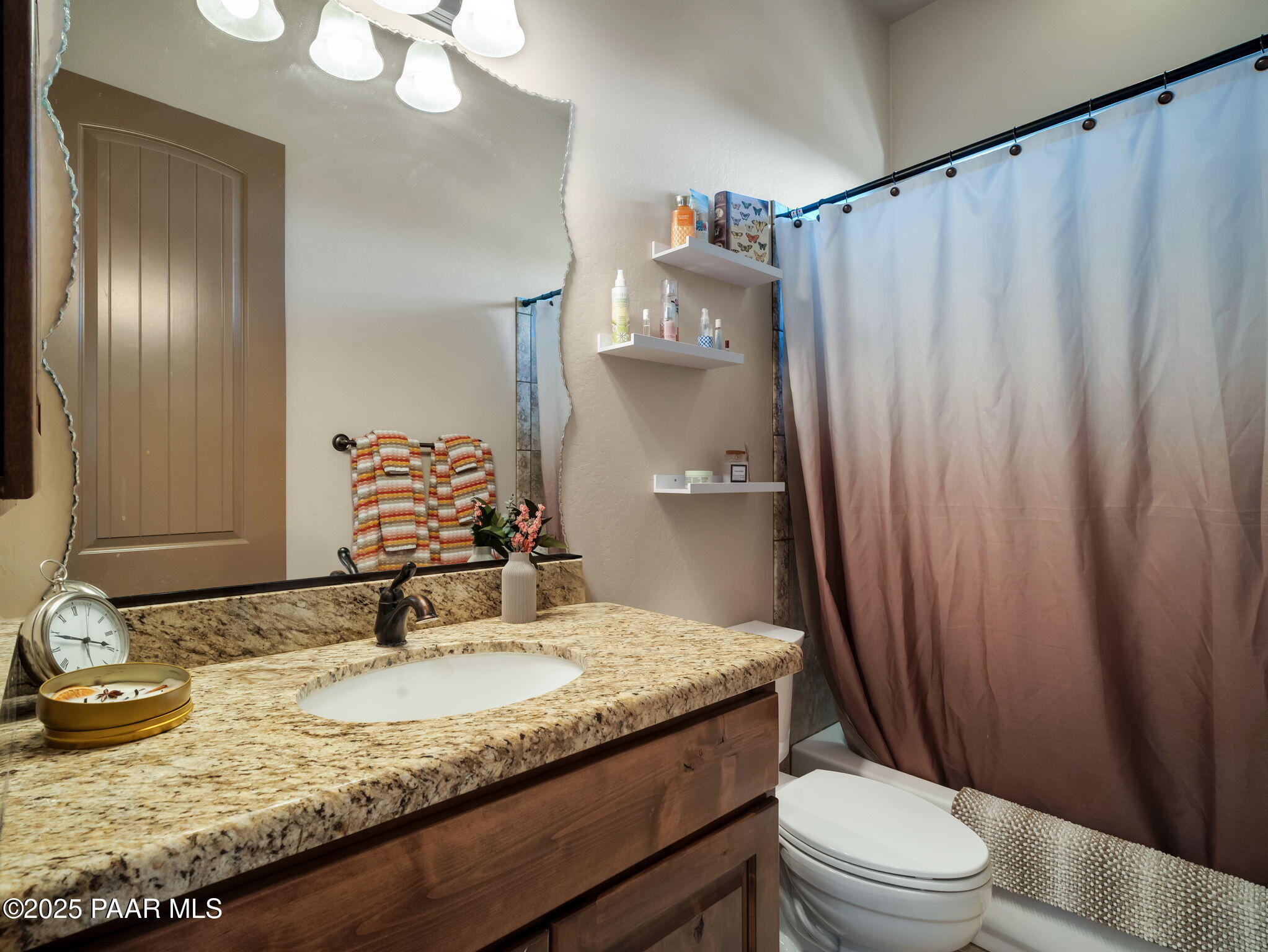 8833 N Grass Valley Lane