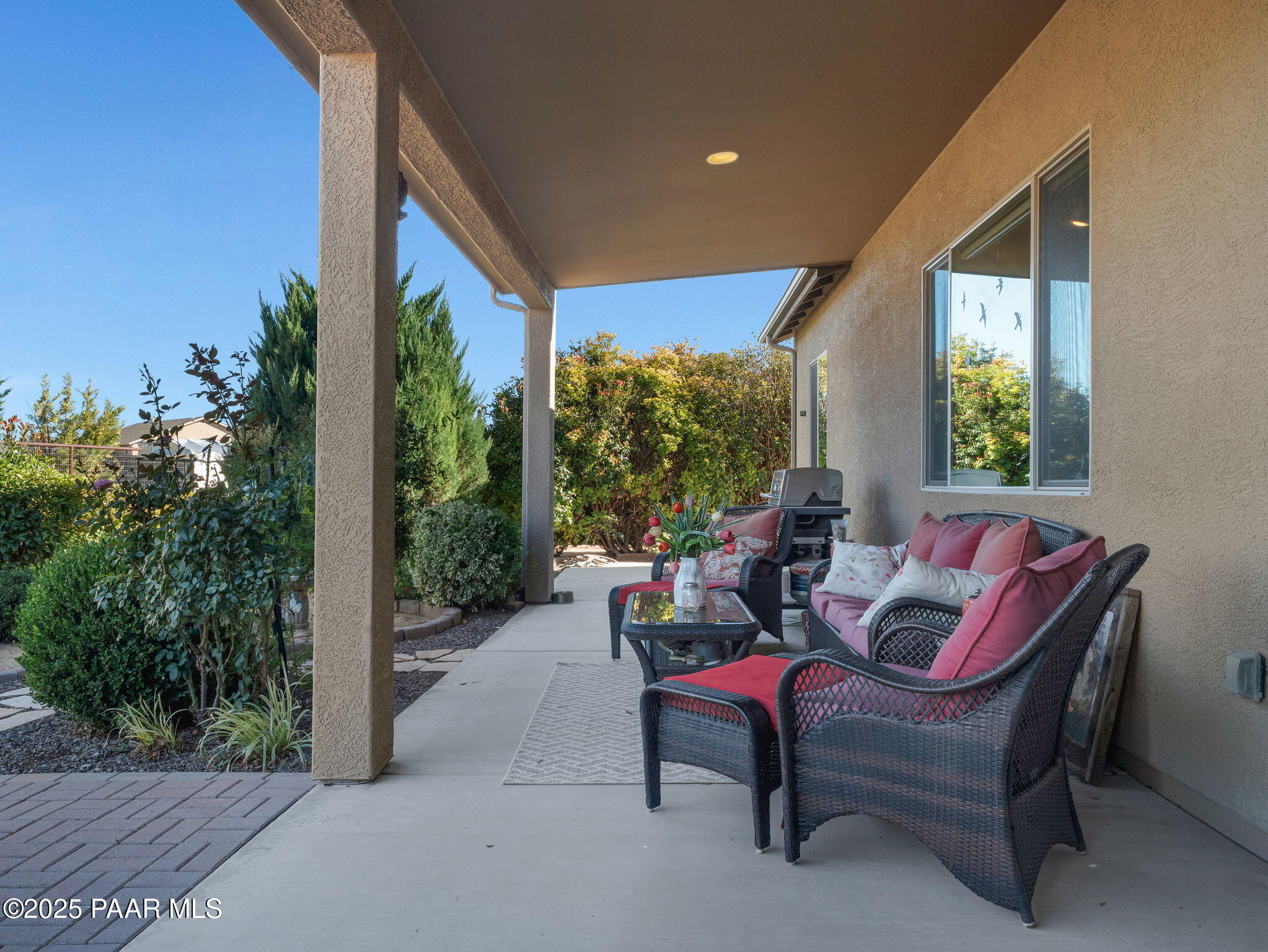 8833 N Grass Valley Lane