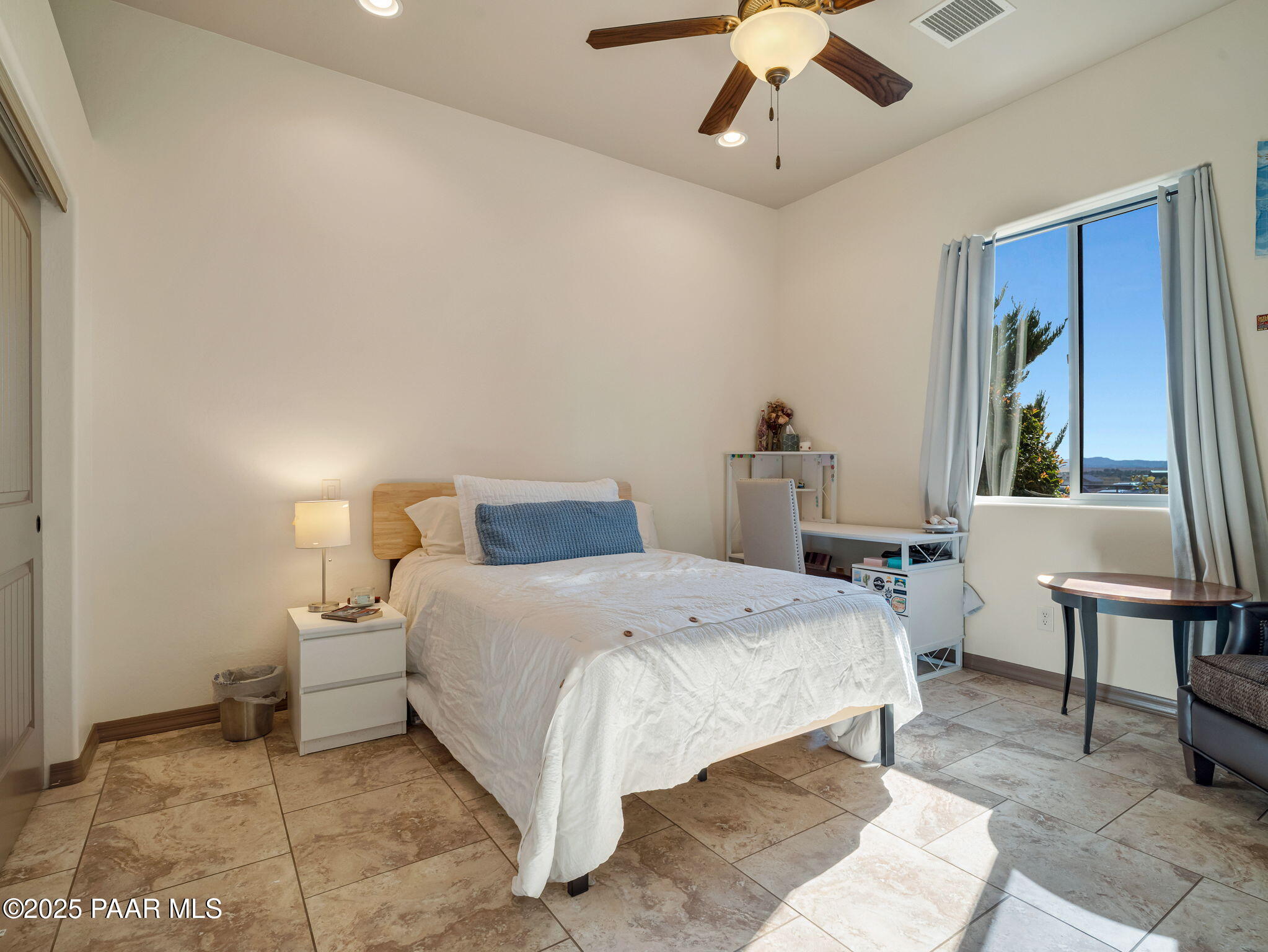 8833 N Grass Valley Lane