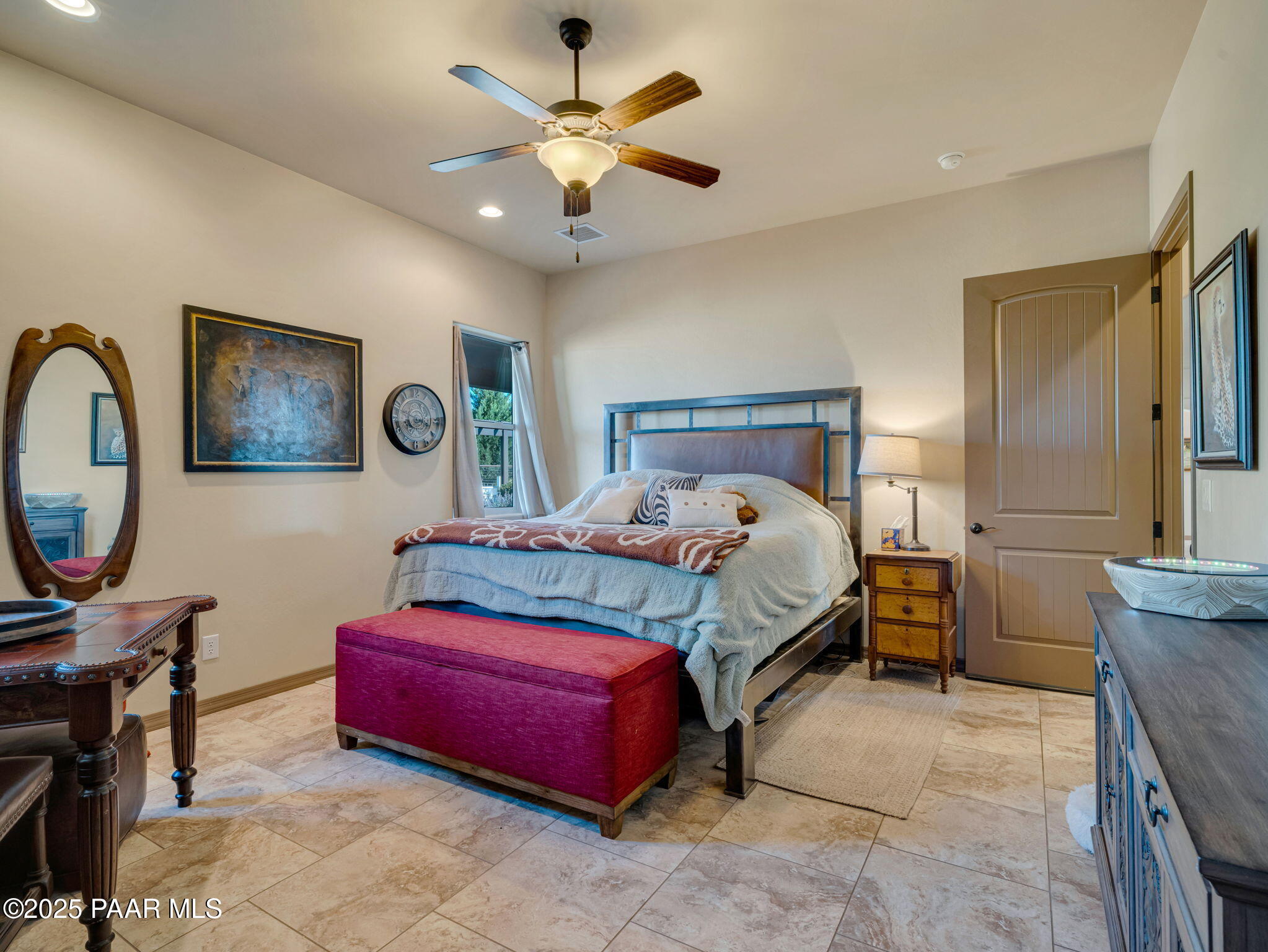 8833 N Grass Valley Lane