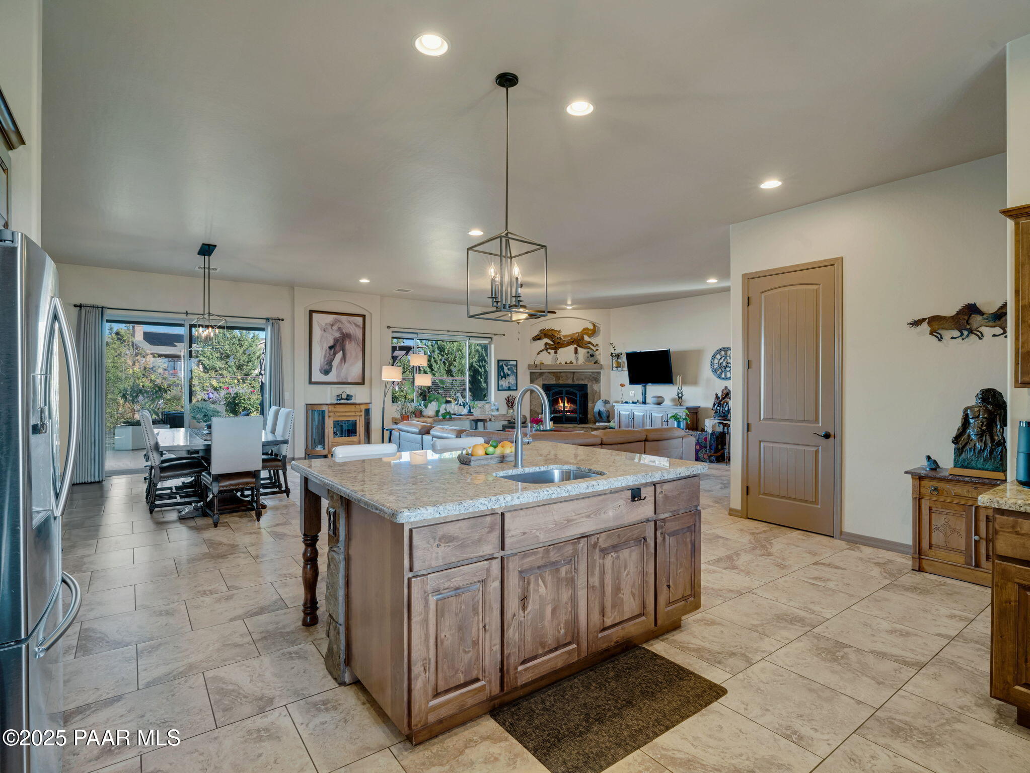 8833 N Grass Valley Lane