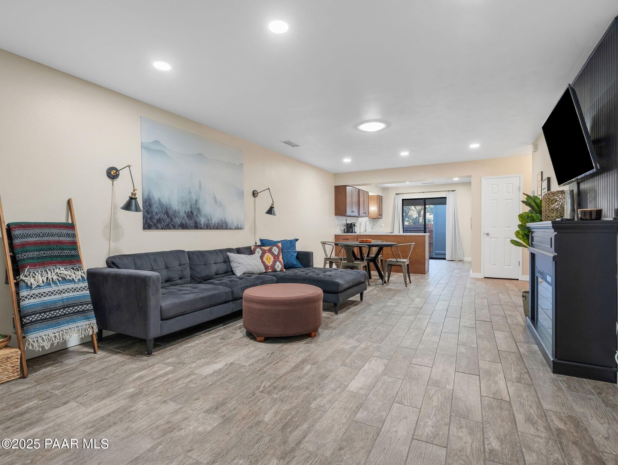 352 Rim Rock Circle Unit: 2