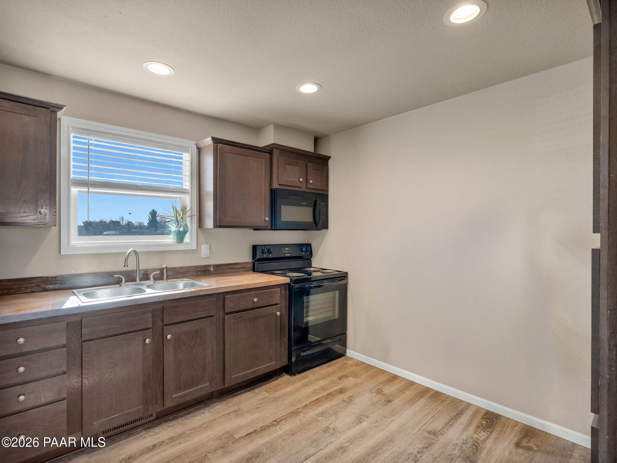 2868 W Road 3 N