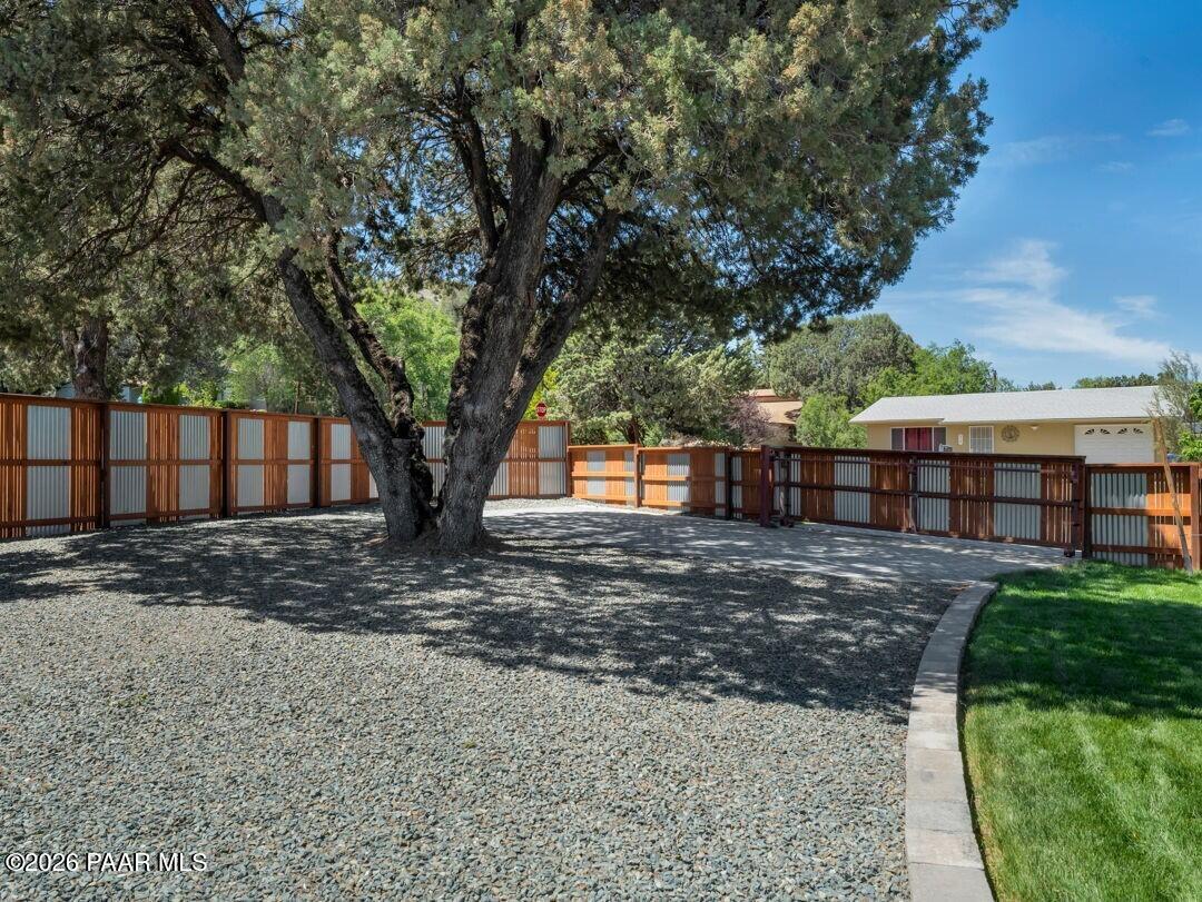 305 Robinson Drive