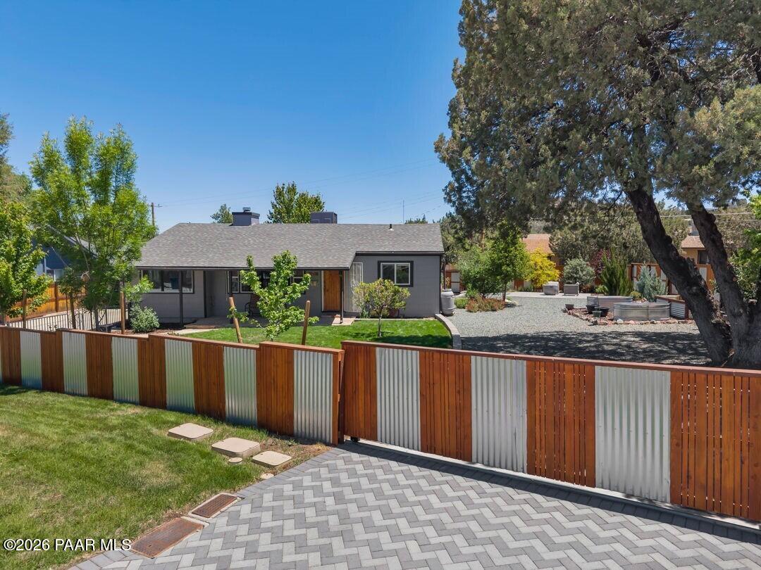 305 Robinson Drive