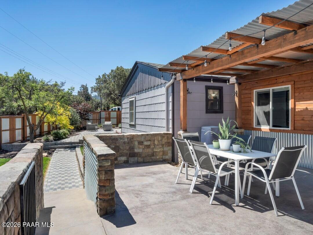 305 Robinson Drive