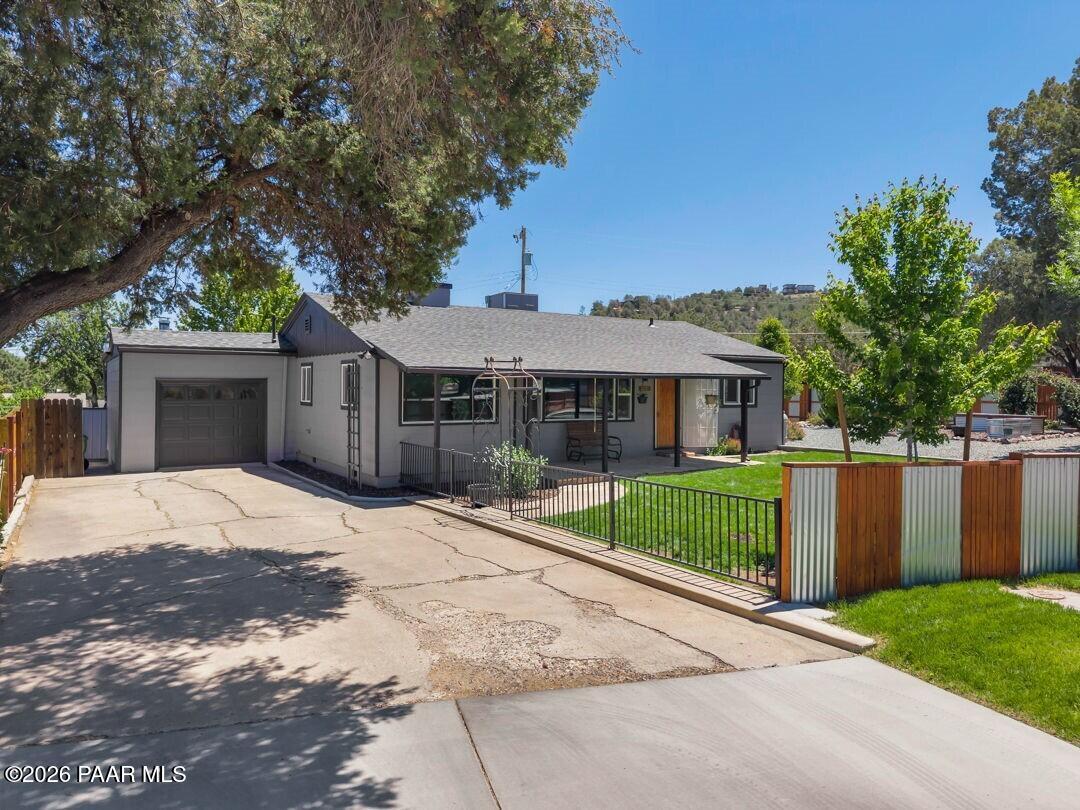 305 Robinson Drive