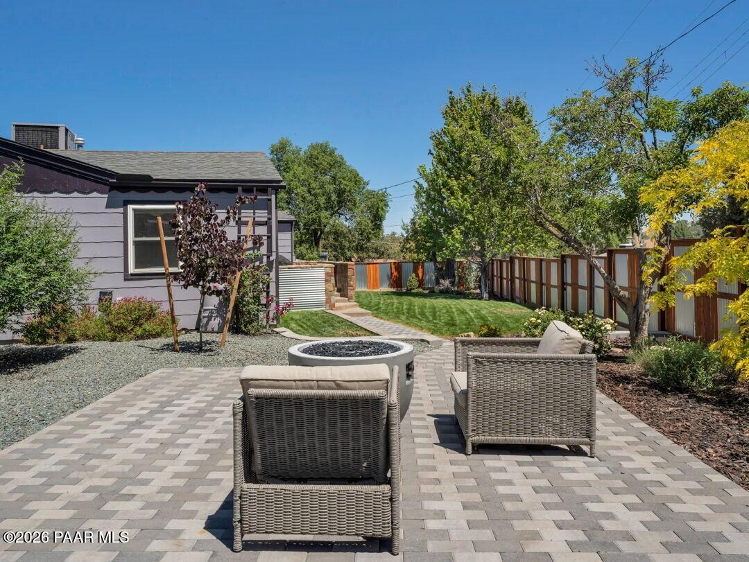 305 Robinson Drive