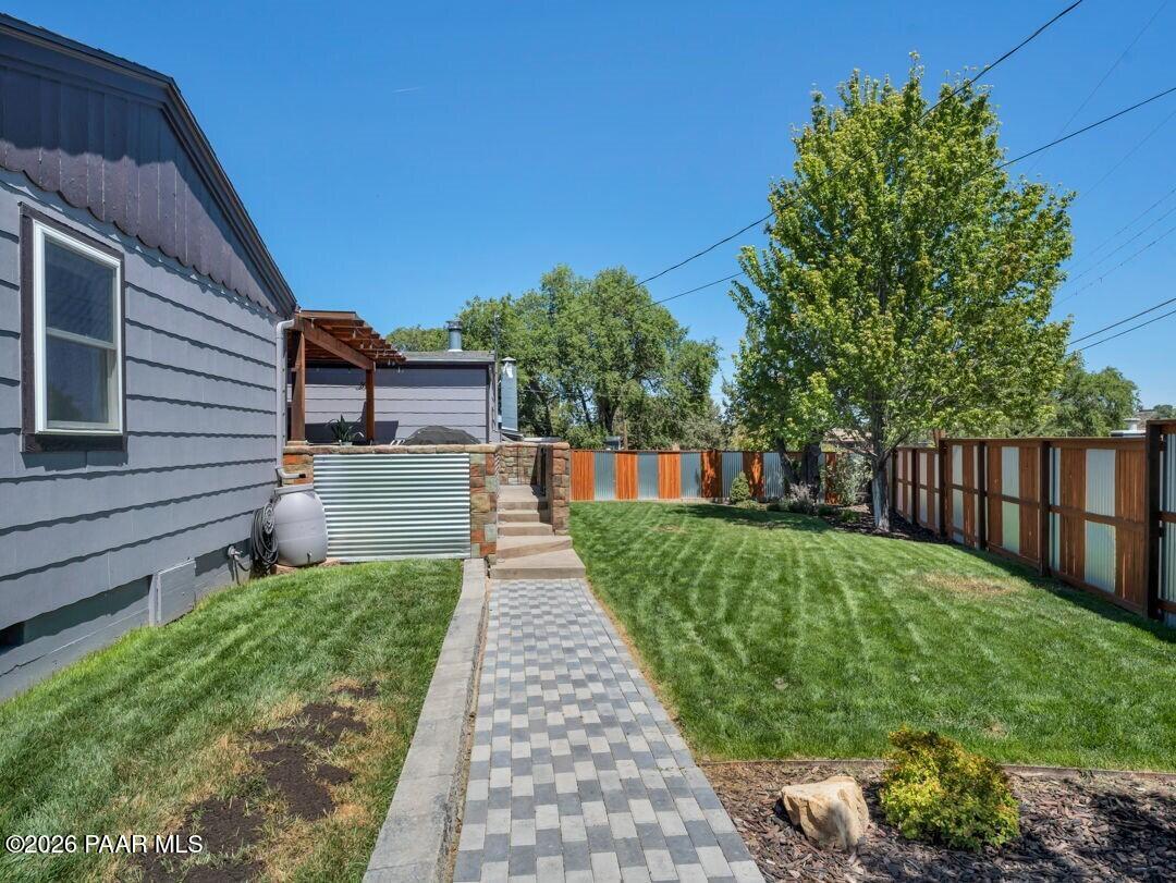 305 Robinson Drive