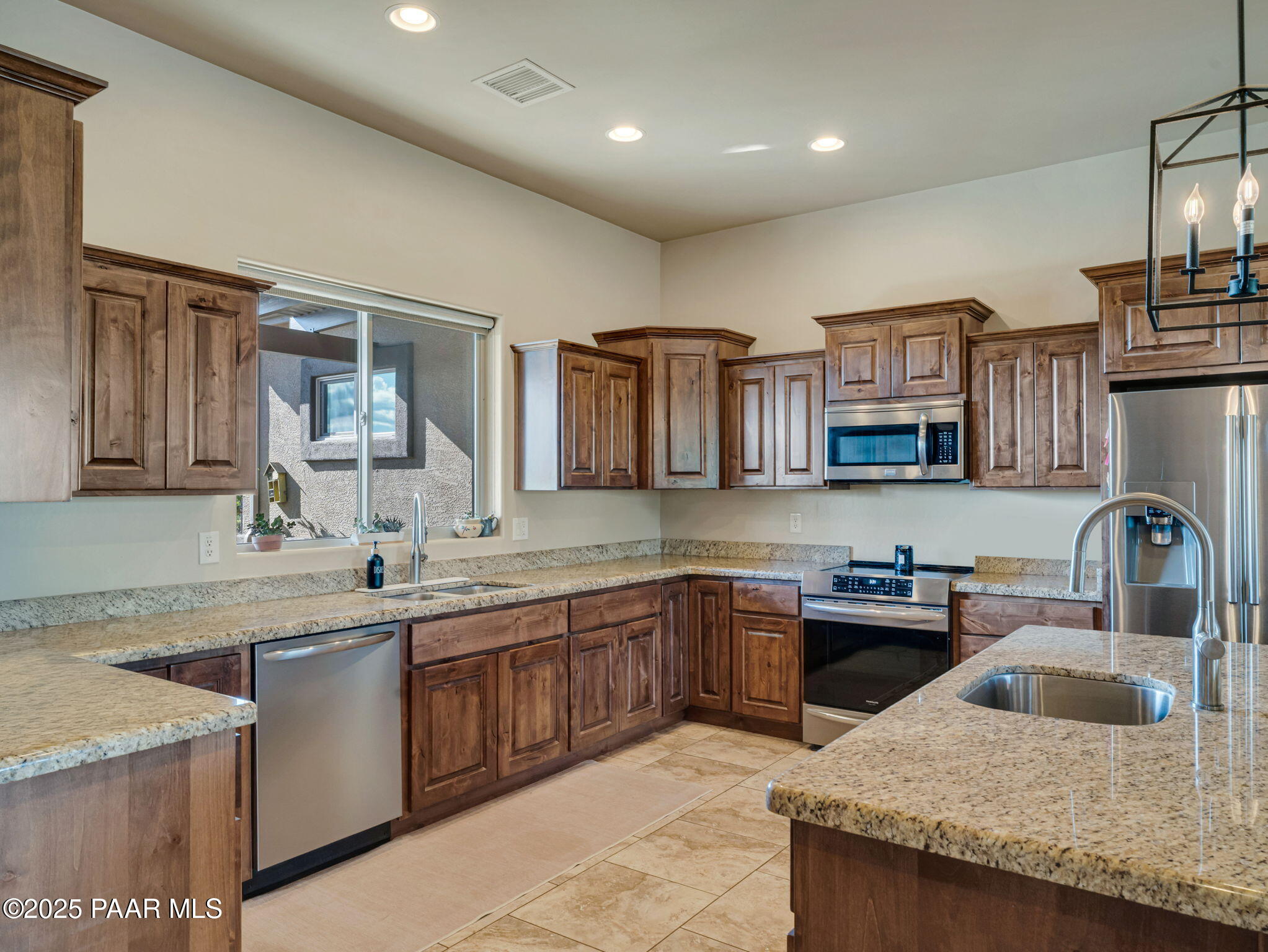 8833 N Grass Valley Lane