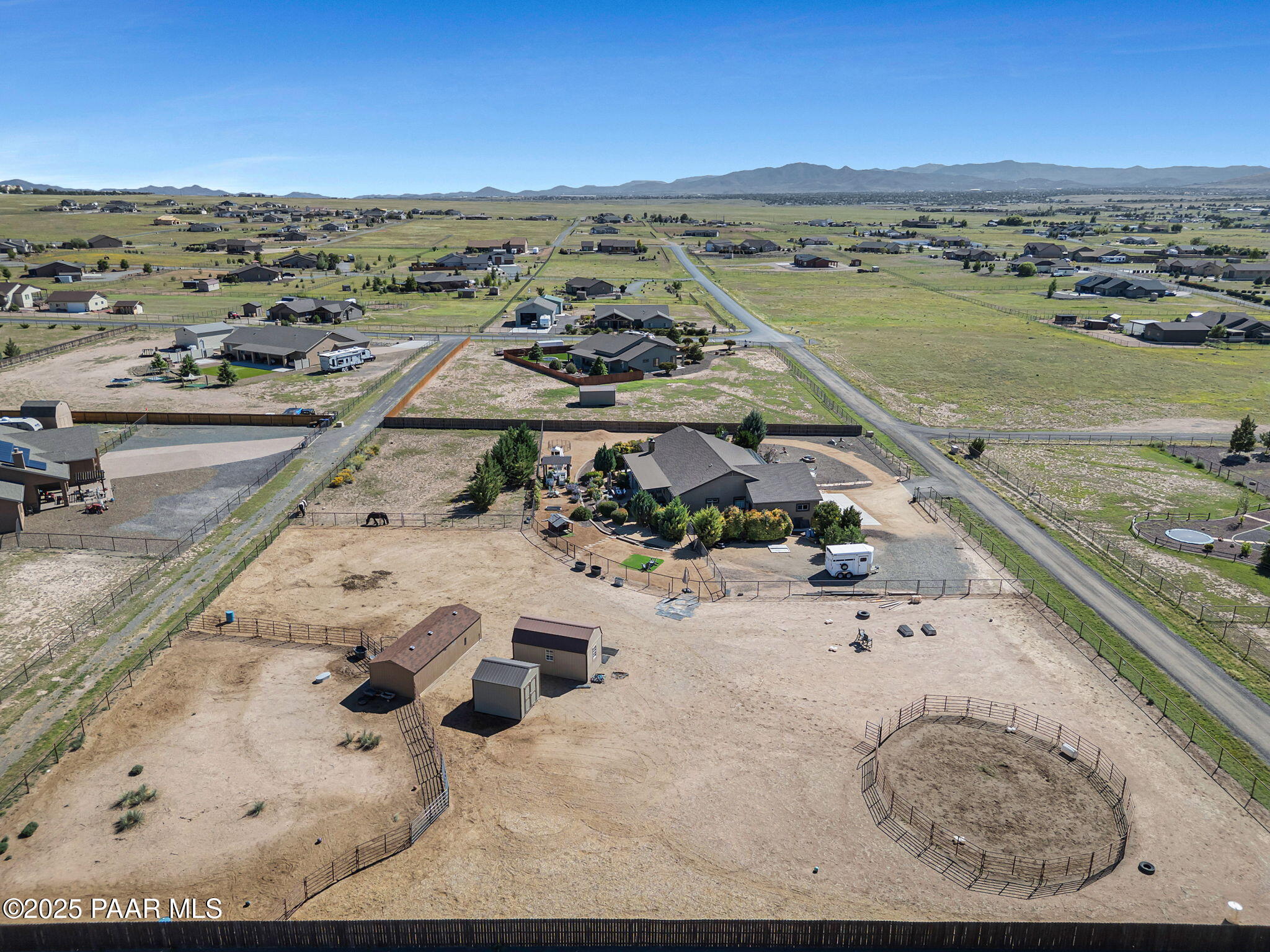8833 N Grass Valley Lane