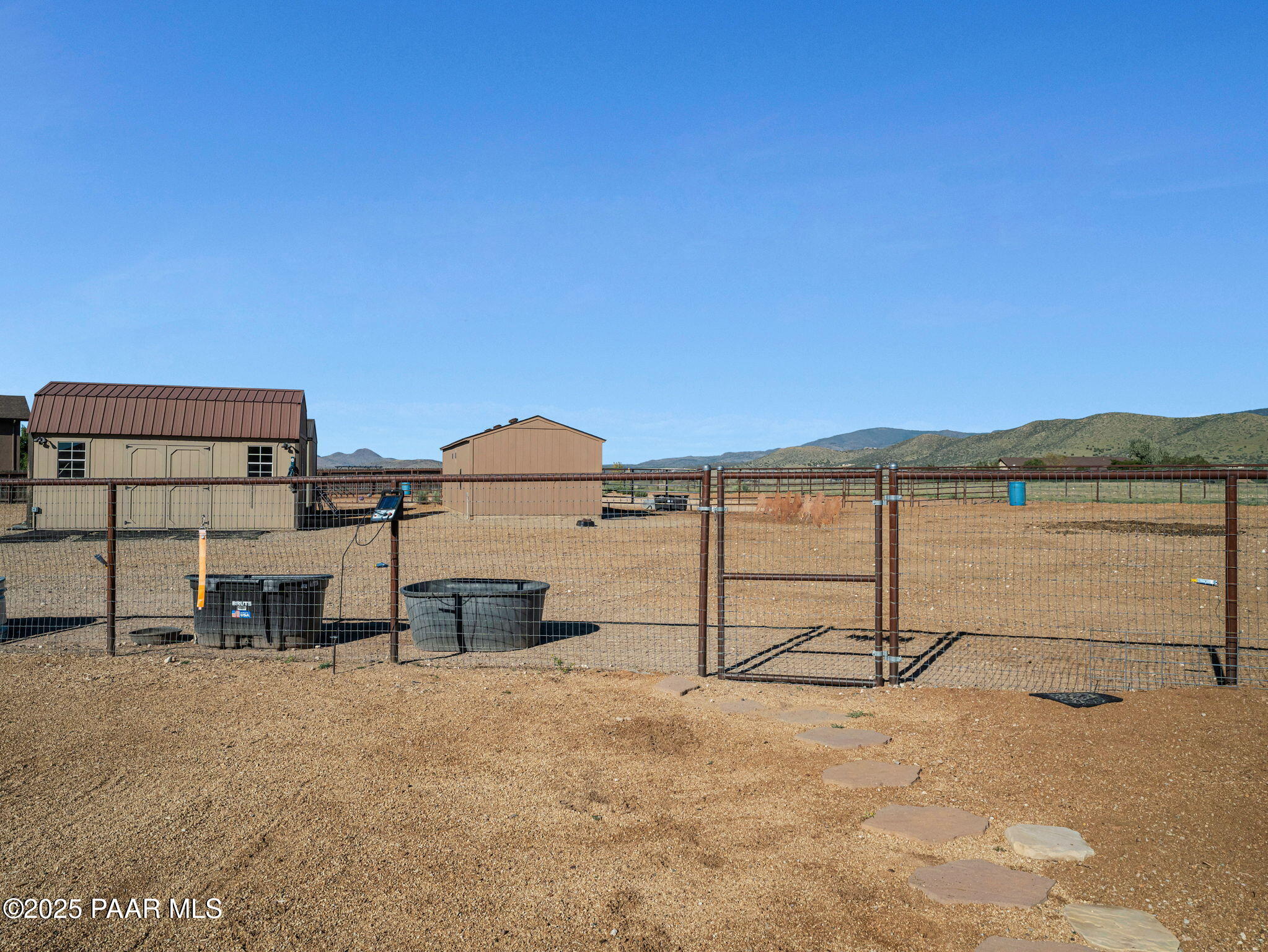 8833 N Grass Valley Lane