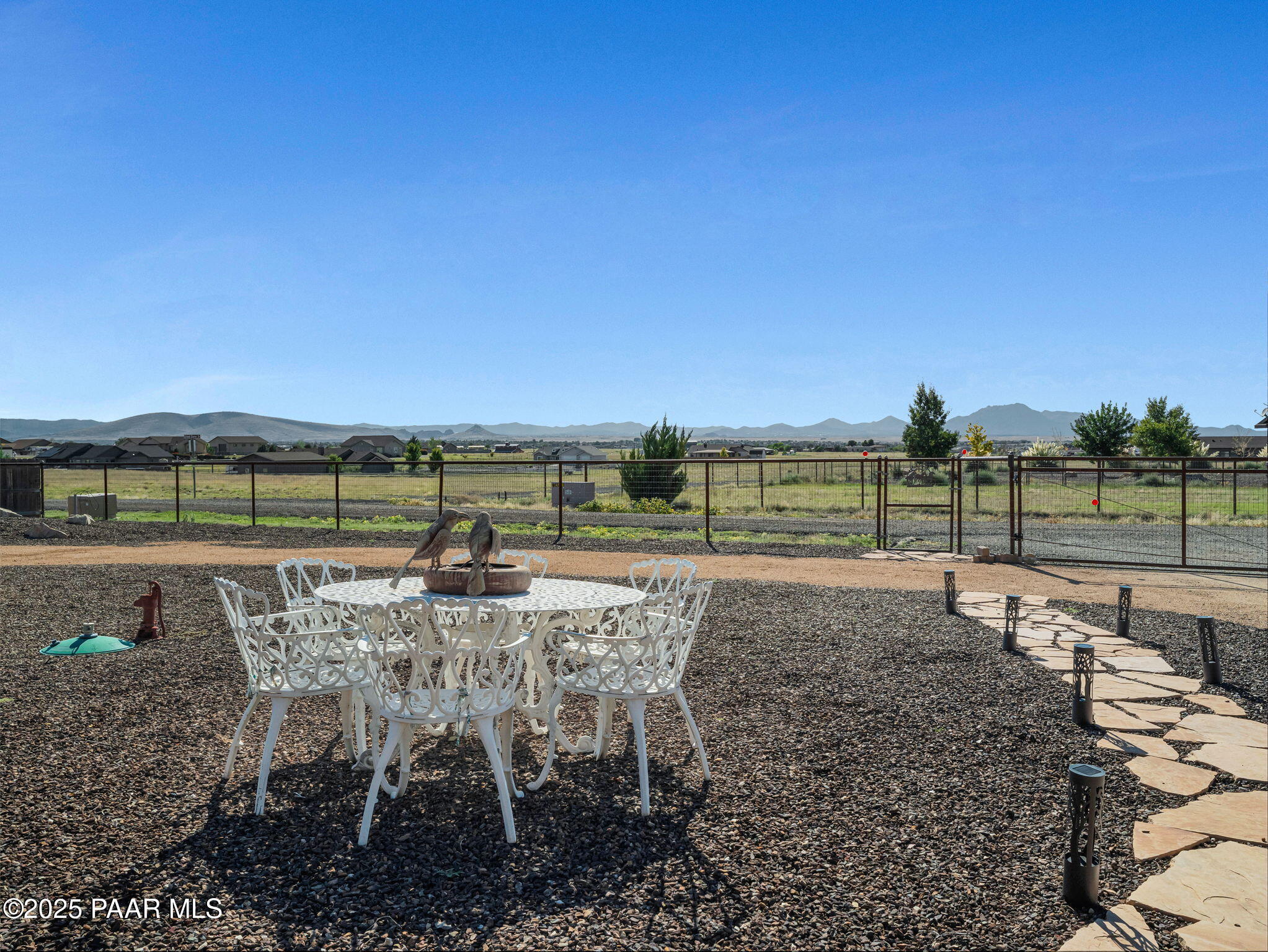 8833 N Grass Valley Lane