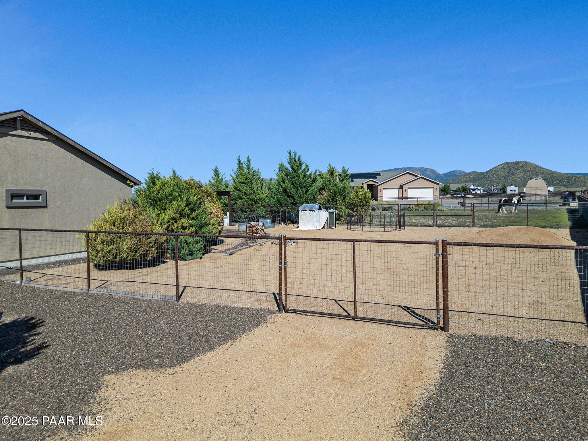 8833 N Grass Valley Lane