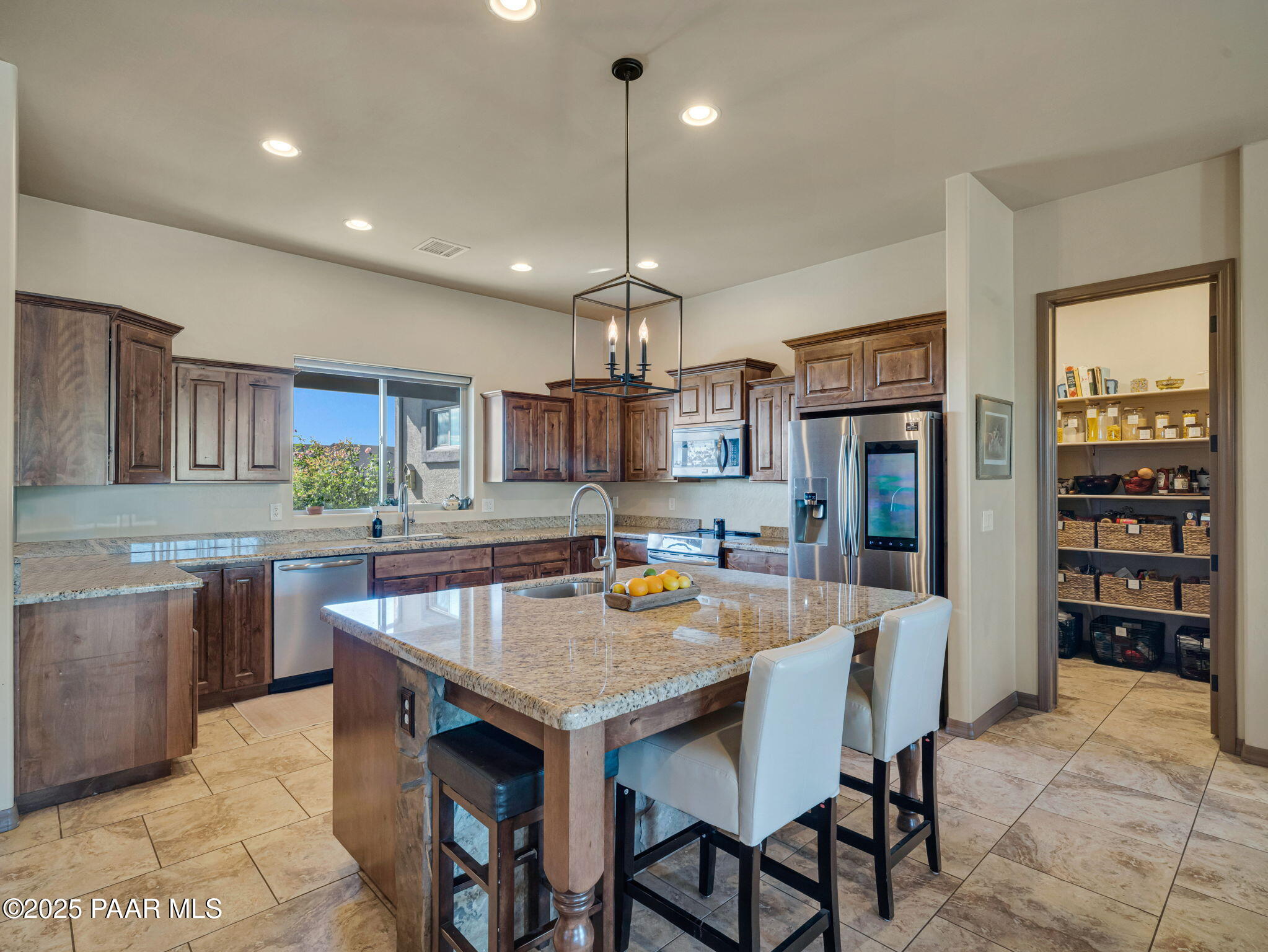 8833 N Grass Valley Lane