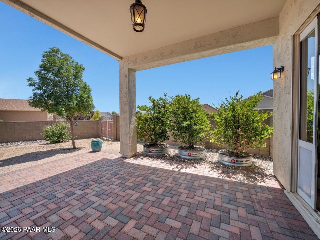 5719 N Hudson Court
