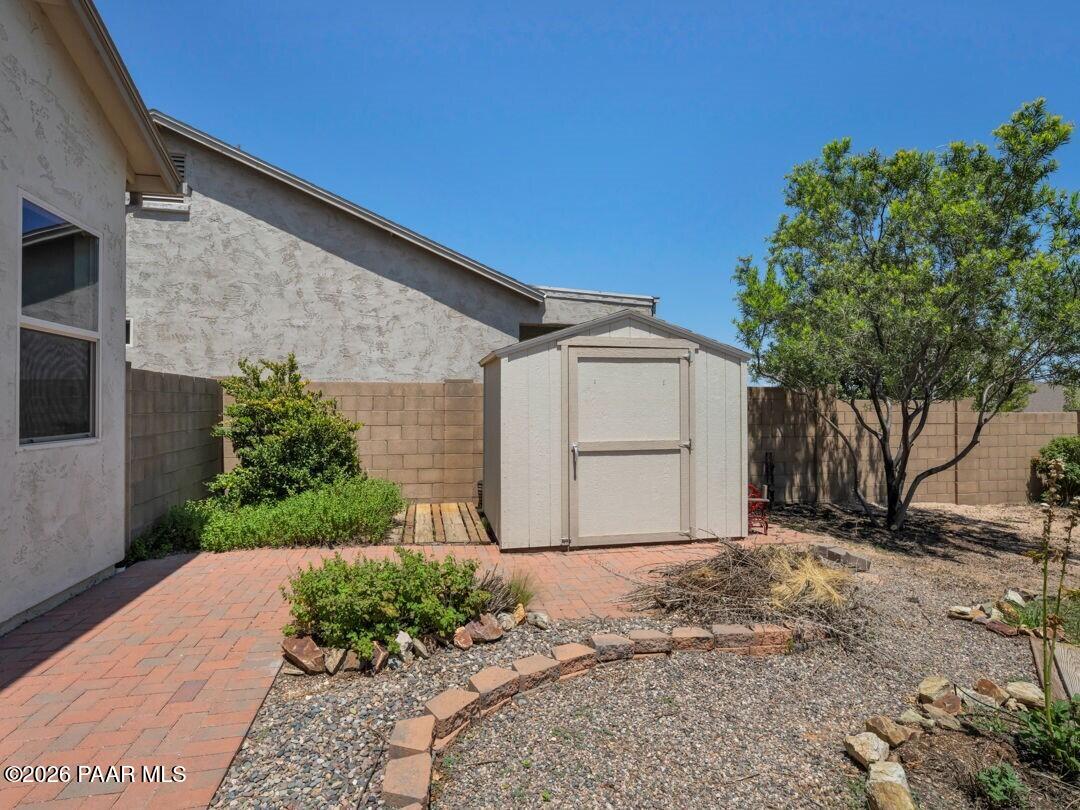 5719 N Hudson Court