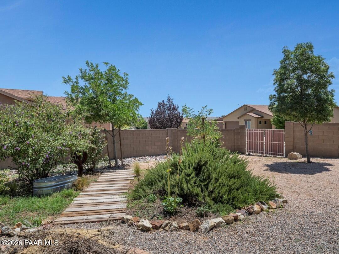 5719 N Hudson Court