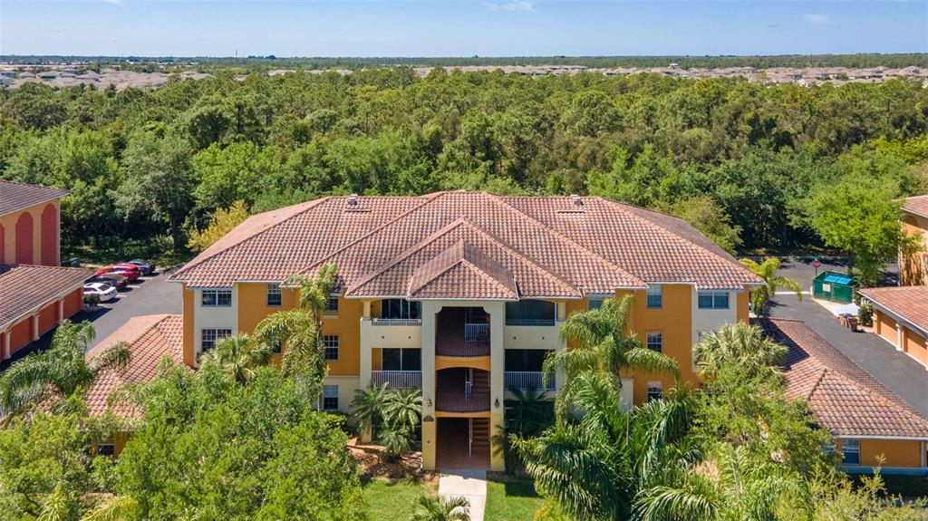 3952 POMODORO CIR #302
