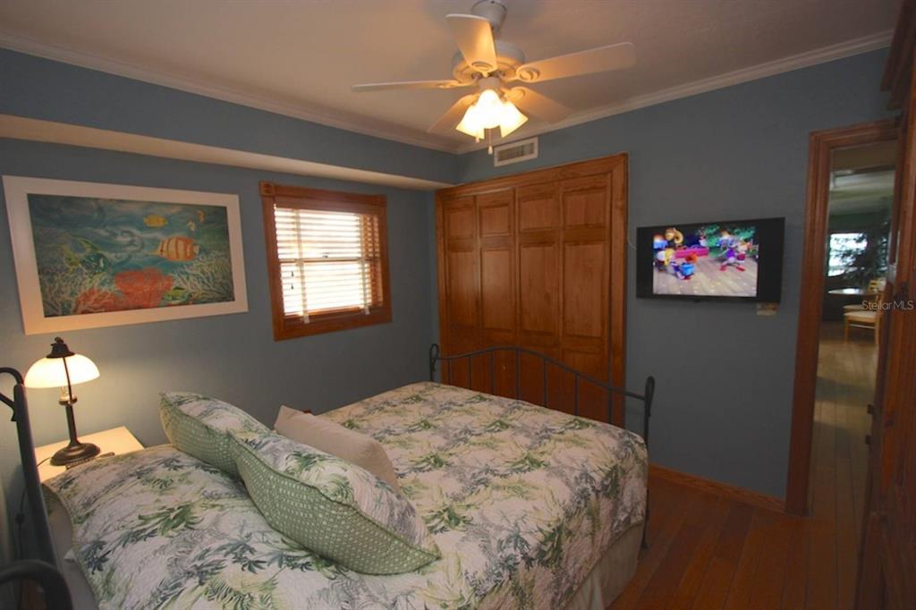 410 GULF BLVD #4