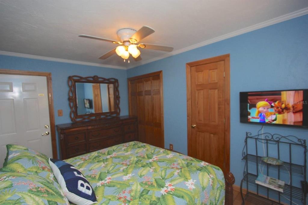 410 GULF BLVD #4