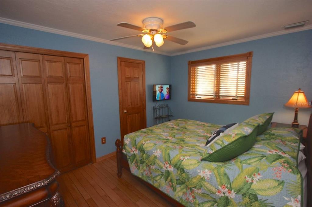 410 GULF BLVD #4
