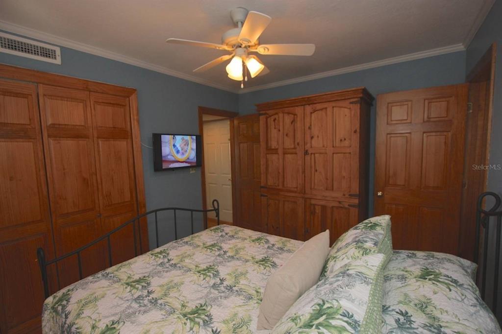 410 GULF BLVD #4