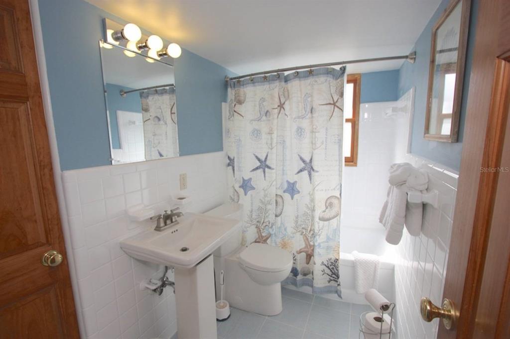 410 GULF BLVD #4