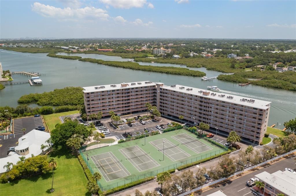 19451 GULF BLVD #607